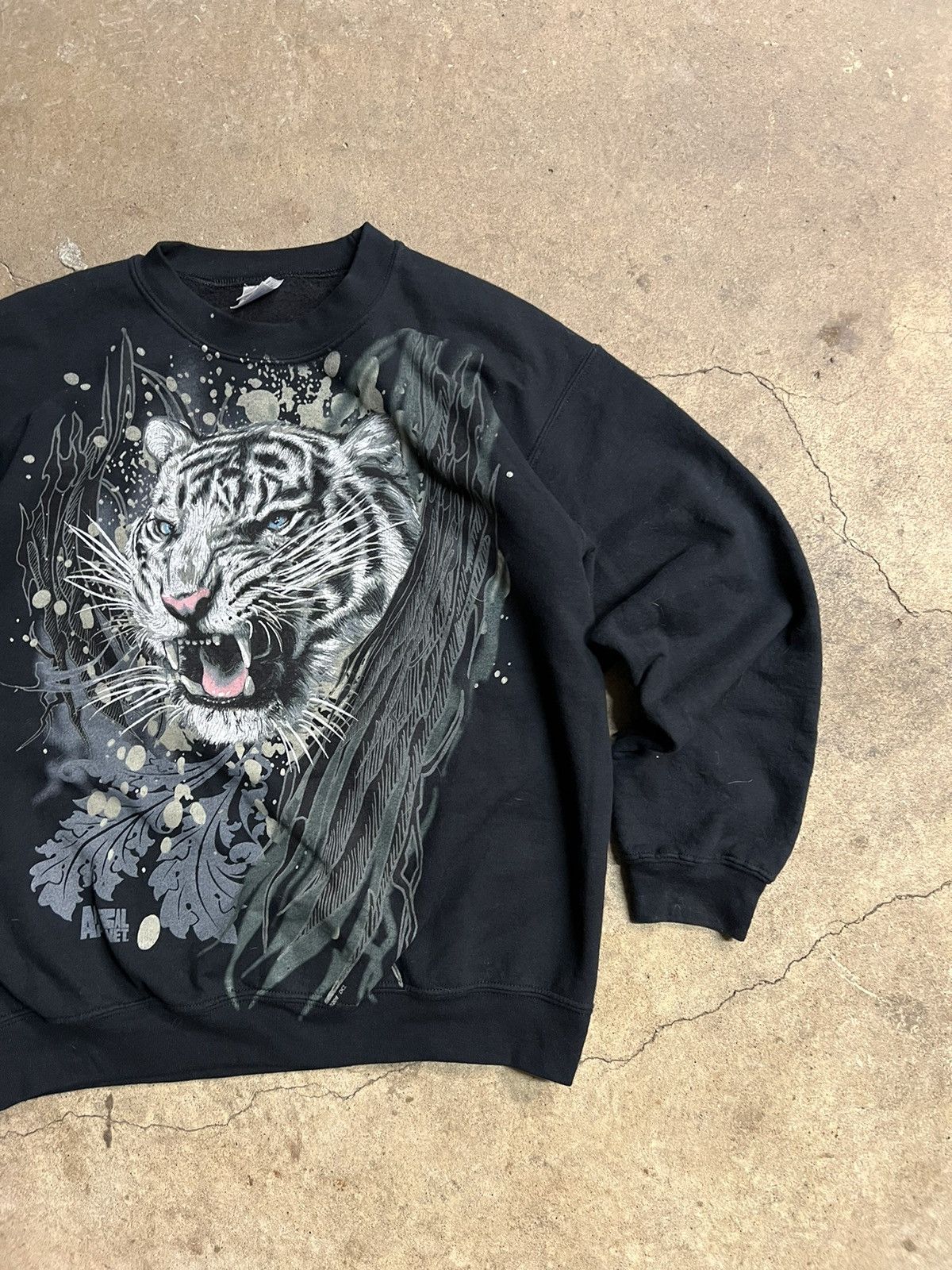 Vintage Vintage Animal Planet Big Cat Crewneck Size US M / EU 48-50 / 2 - 2 Thumbnail