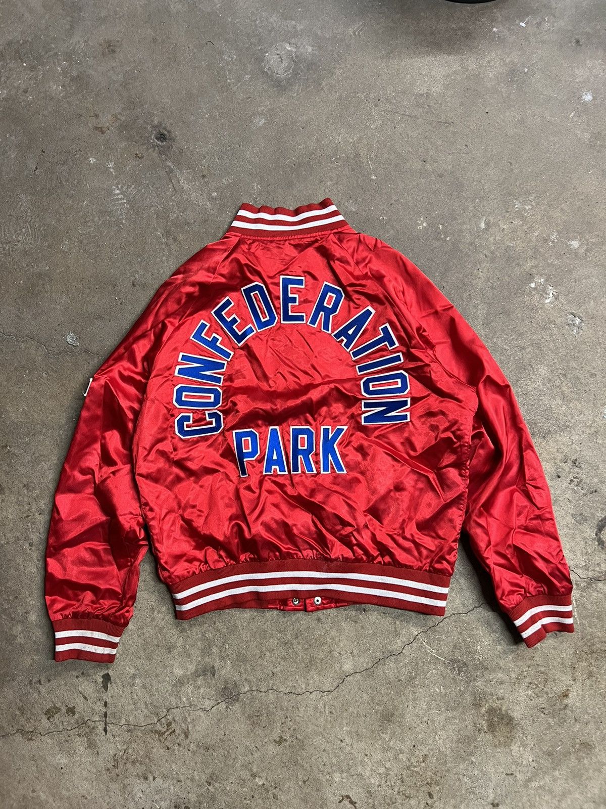 Vintage Vintage 90's Confederation Park Satin Jacket Size US L / EU 52-54 / 3 - 1 Thumbnail