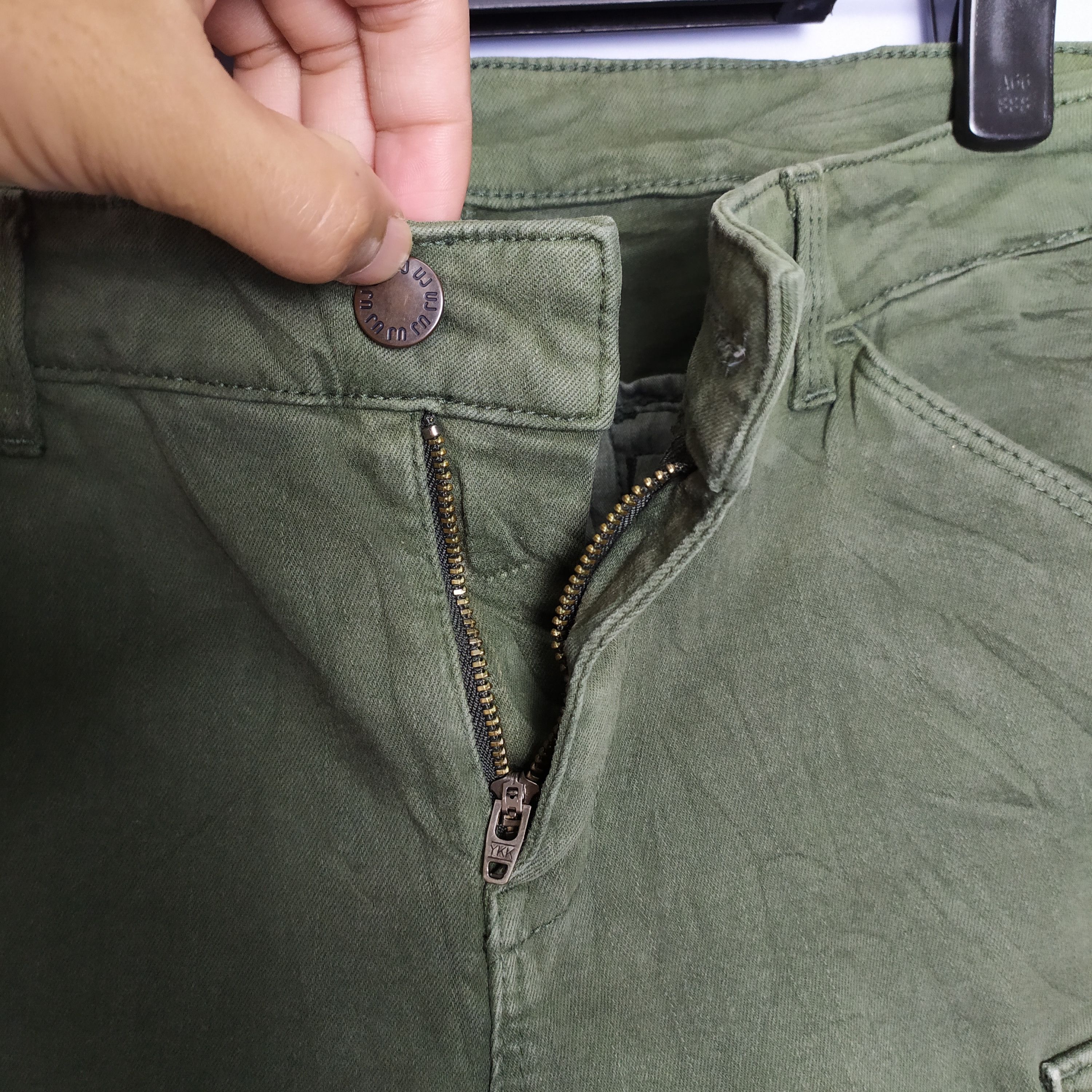Japanese Brand Japanese brand Green Cargo Pants skinny style Size US 27 - 10 Thumbnail