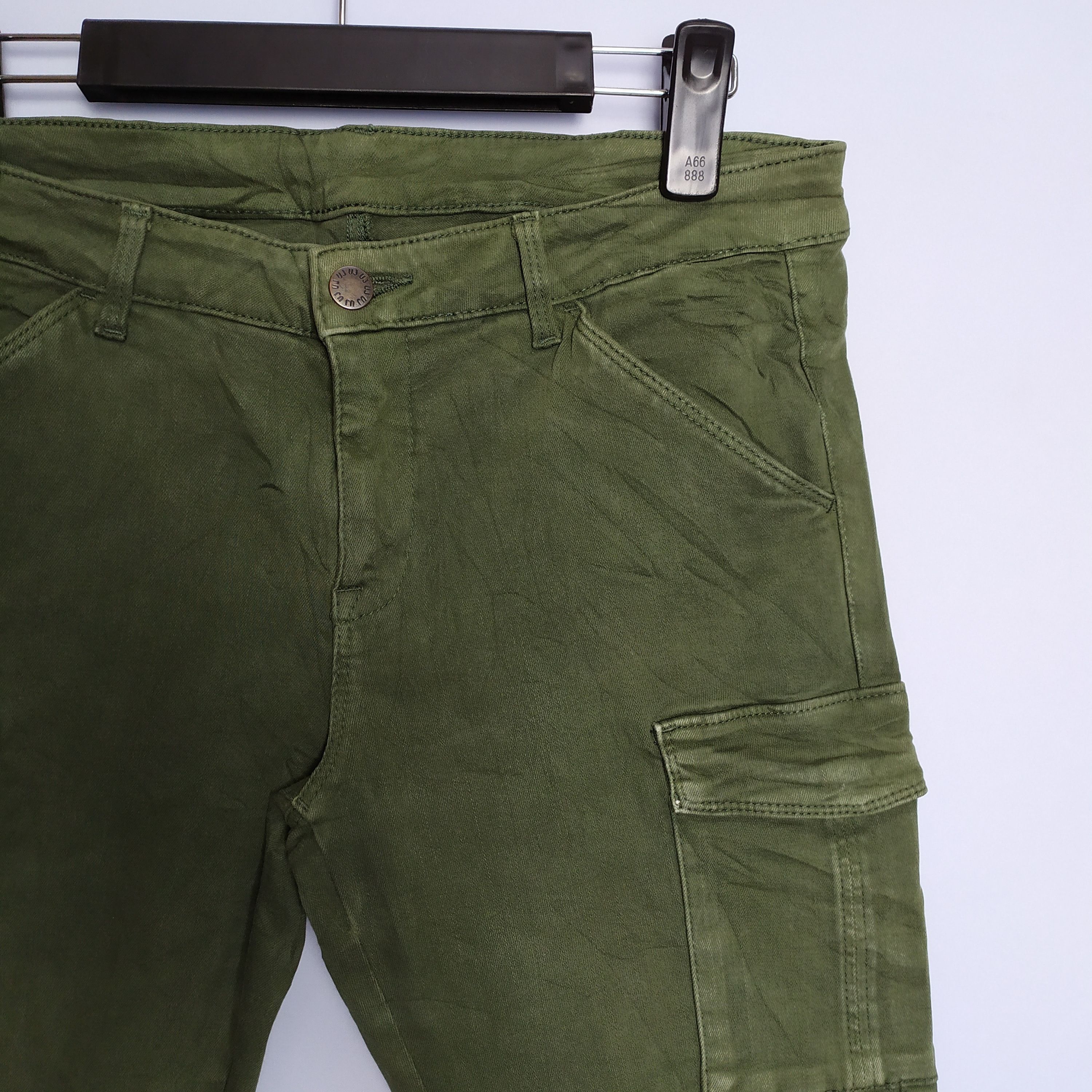 Japanese Brand Japanese brand Green Cargo Pants skinny style Size US 27 - 5 Thumbnail