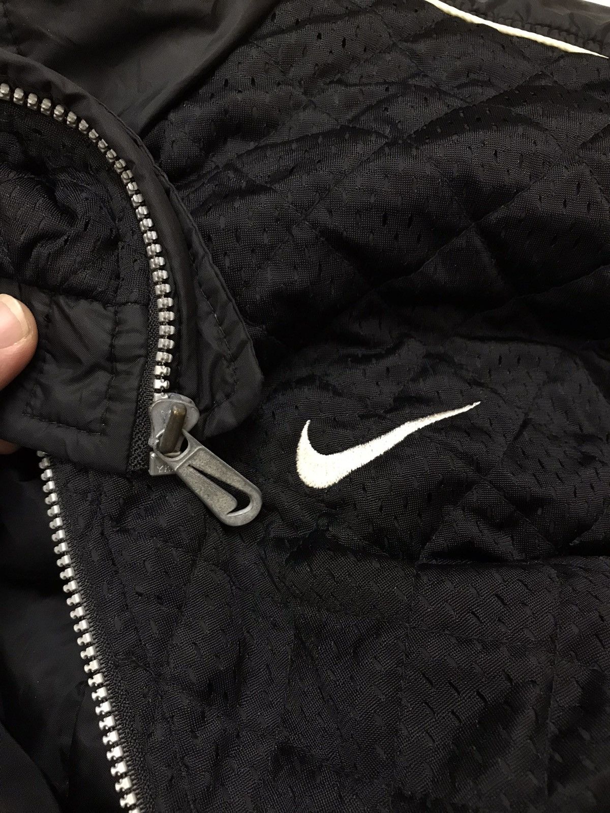 Nike × Vintage Vintage 90s’ Nike Puffer Jacket Big Logo Size US L / EU 52-54 / 3 - 6 Thumbnail