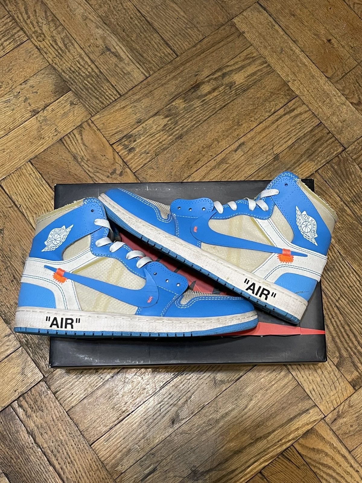 OFF WHITE x Air Jordan 1 Retro High OG UNC 2018