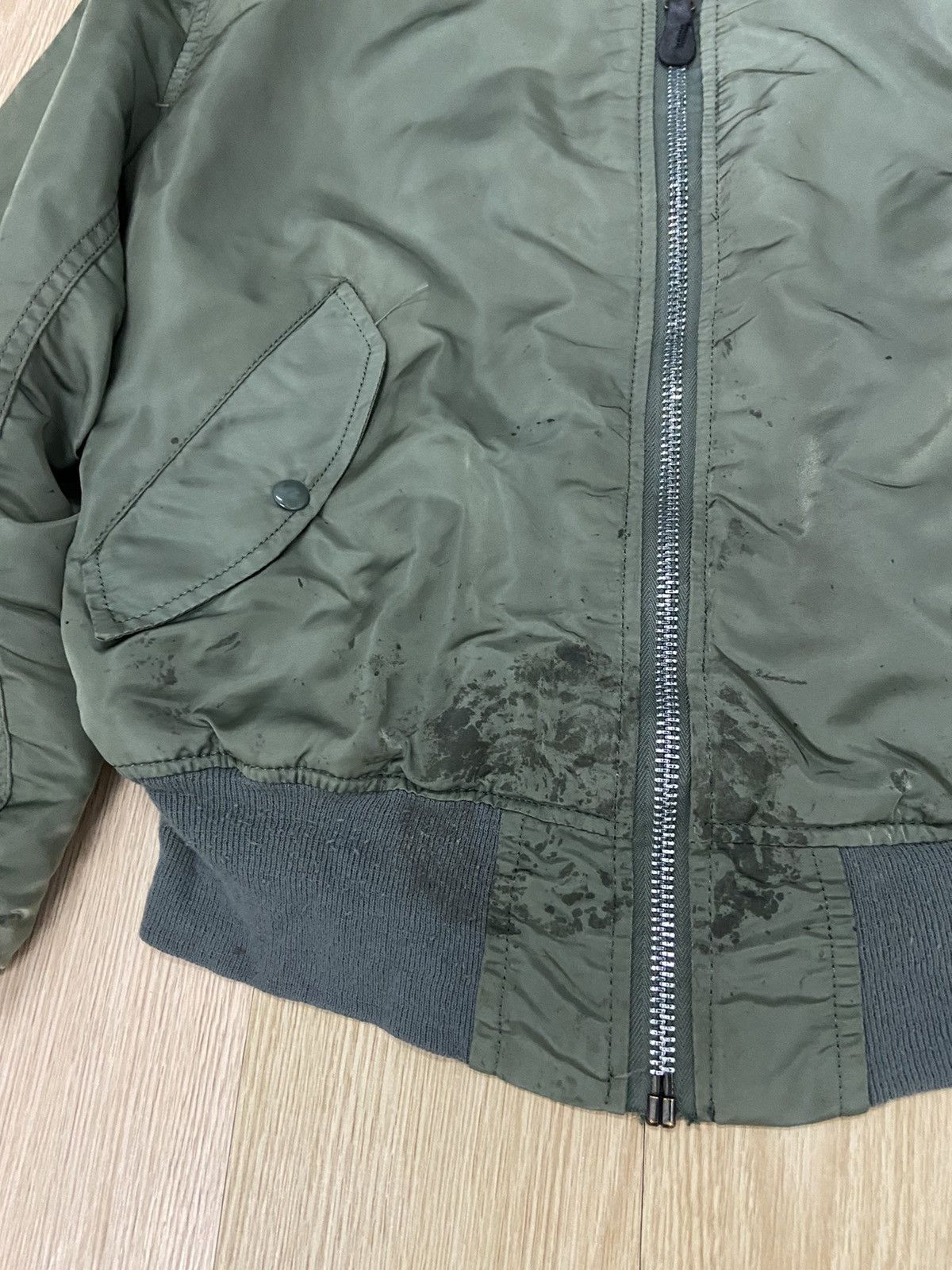 Alpha Industries Vintage distress Alpha Industries MA-1 bomber jacket Size US L / EU 52-54 / 3 - 6 Thumbnail