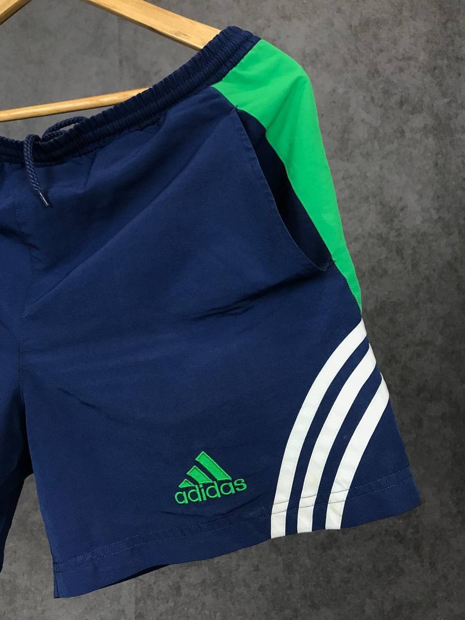 Adidas × Vintage Adidas vintage streetwear shorts Size US 32 / EU 48 - 2 Thumbnail