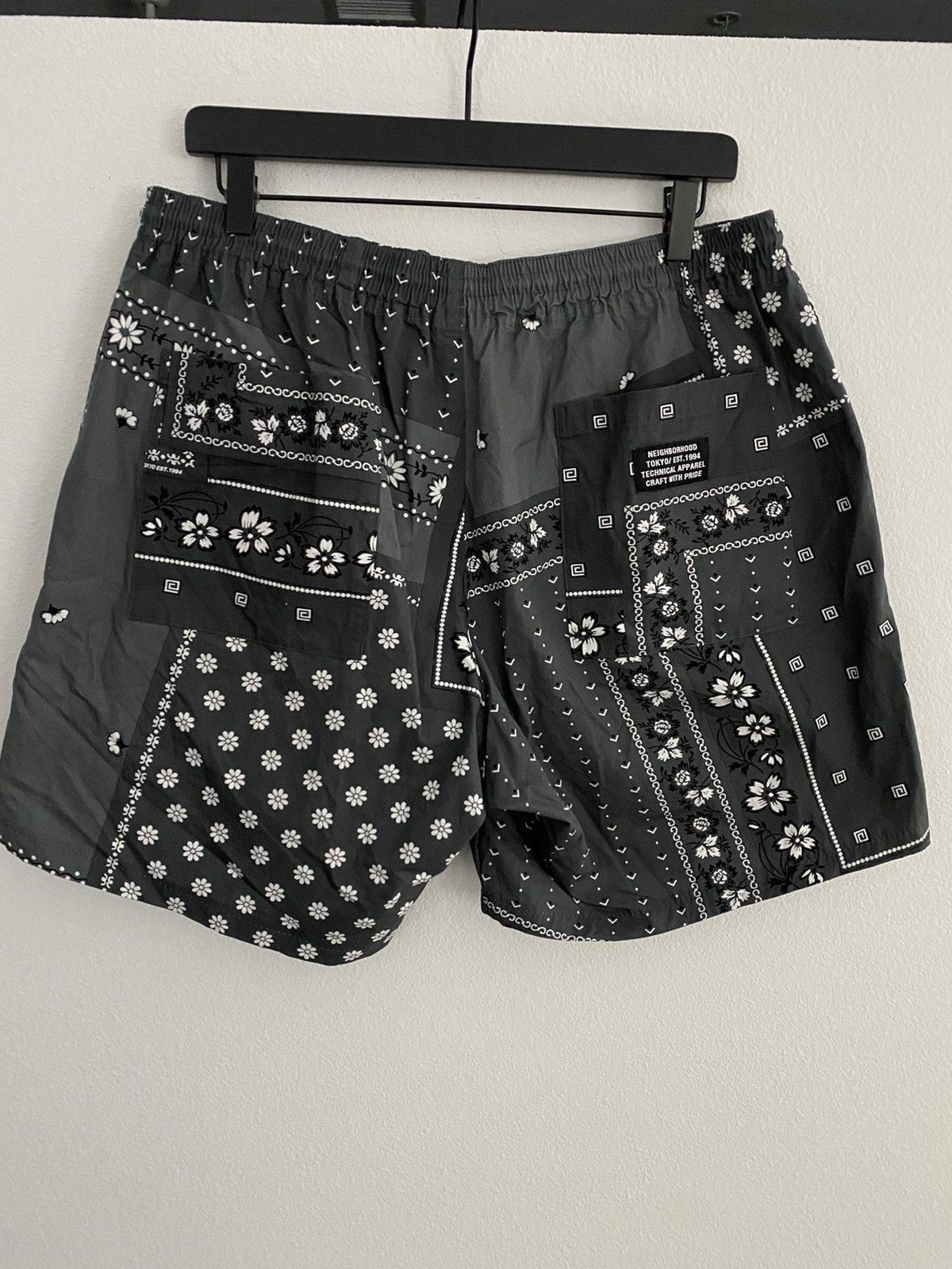 Neighborhood Neighborhood Bandana Chopped Short NWT Size US 36 / EU 52 - 2 Thumbnail