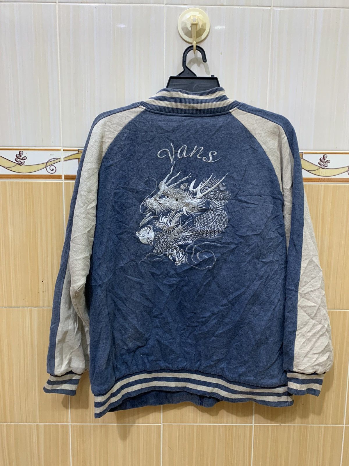 Vans × Vintage Vans Dragon Sukajan Style Logo Embroidery Size US L / EU 52-54 / 3 - 2 Thumbnail