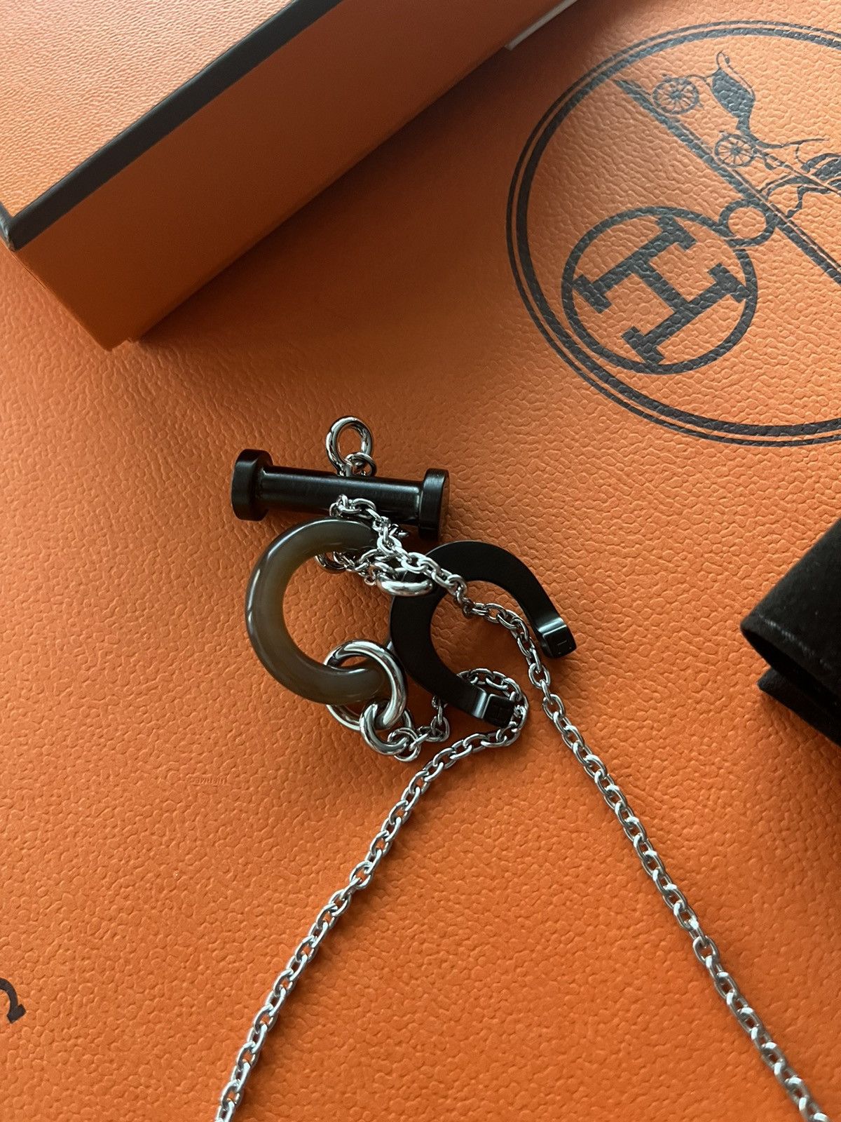 Hermes Super Runway Limited Edition Horn Lacquer Necklace Brand New Size ONE SIZE - 25 Thumbnail