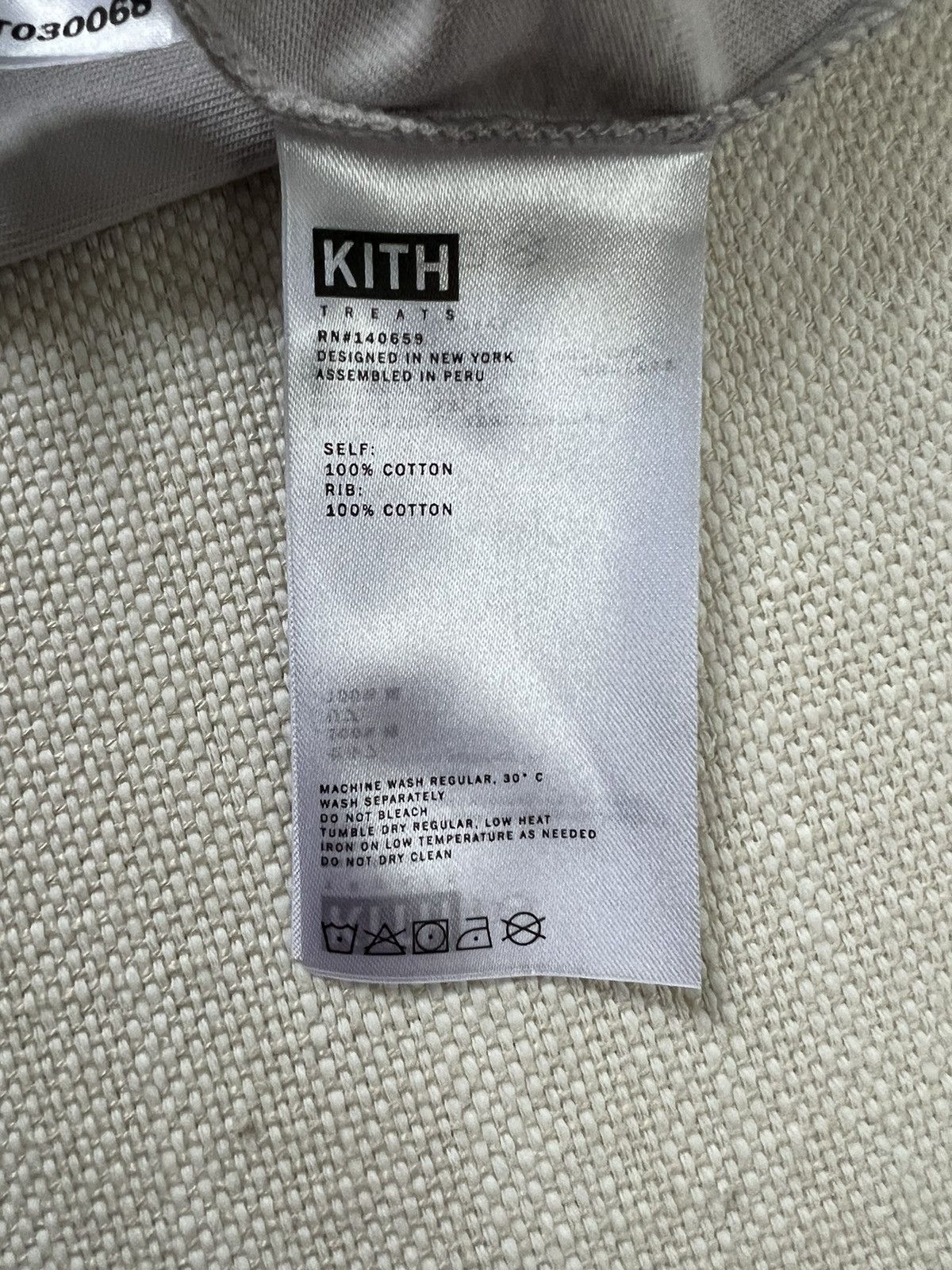 Kith Kith Treats One Million Size US M / EU 48-50 / 2 - 5 Thumbnail