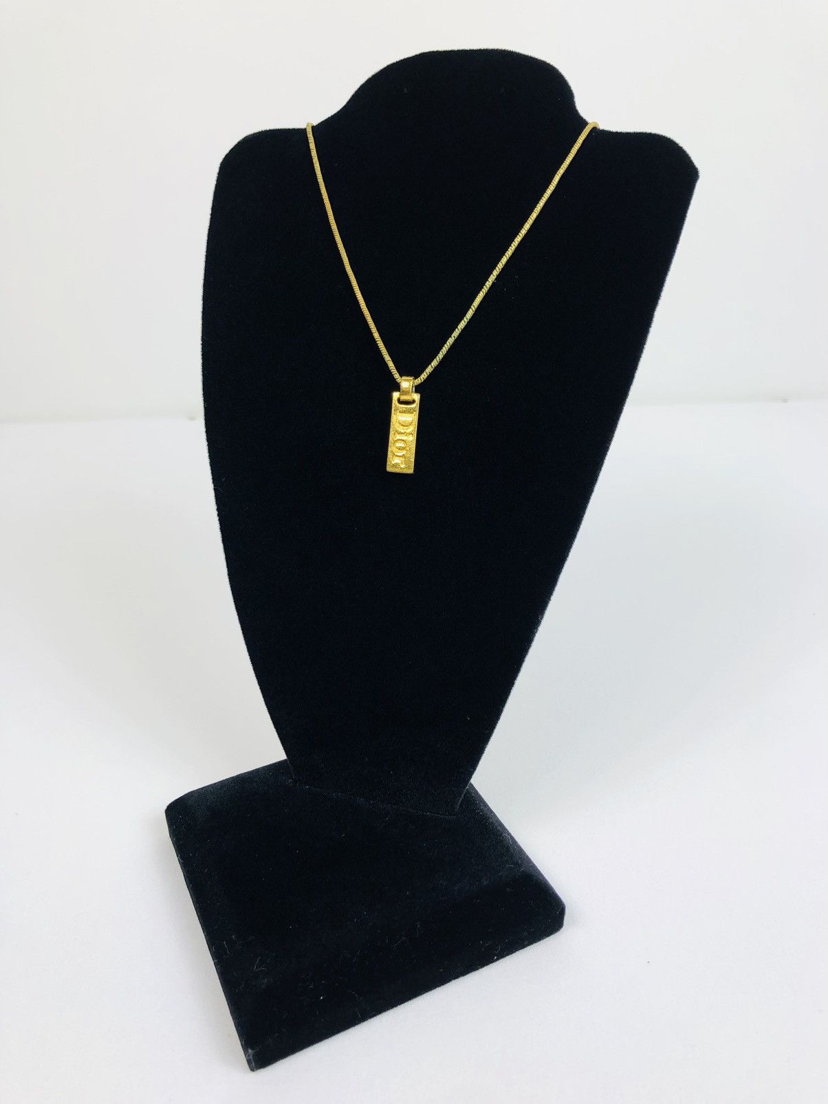 Dior logo necklace