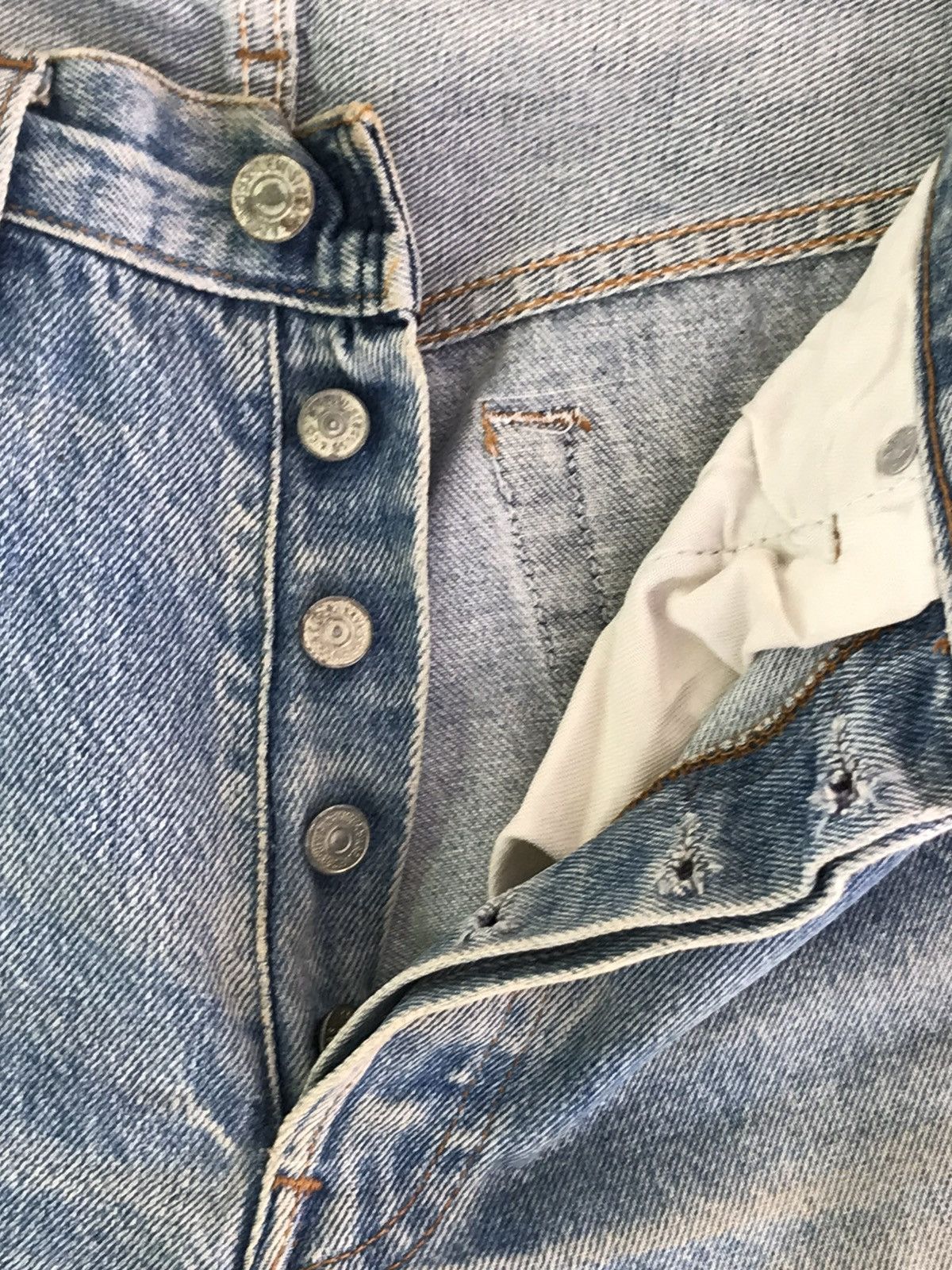 Levi's Vintage Clothing (A184). VINTAGE LEVIS DISTRESSED DENIM Size US 29 - 20 Thumbnail