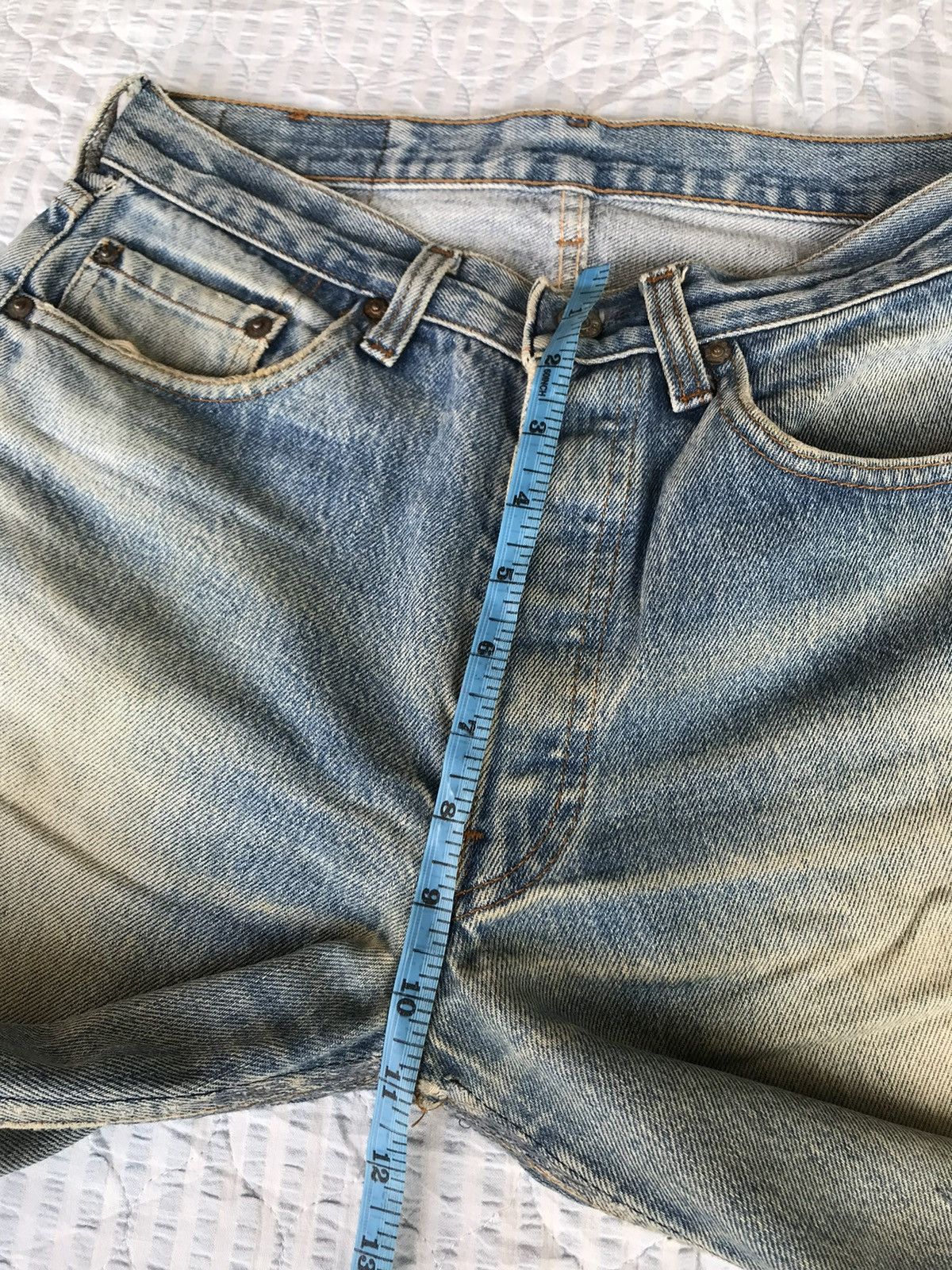 Levi's Vintage Clothing (A184). VINTAGE LEVIS DISTRESSED DENIM Size US 29 - 12 Thumbnail