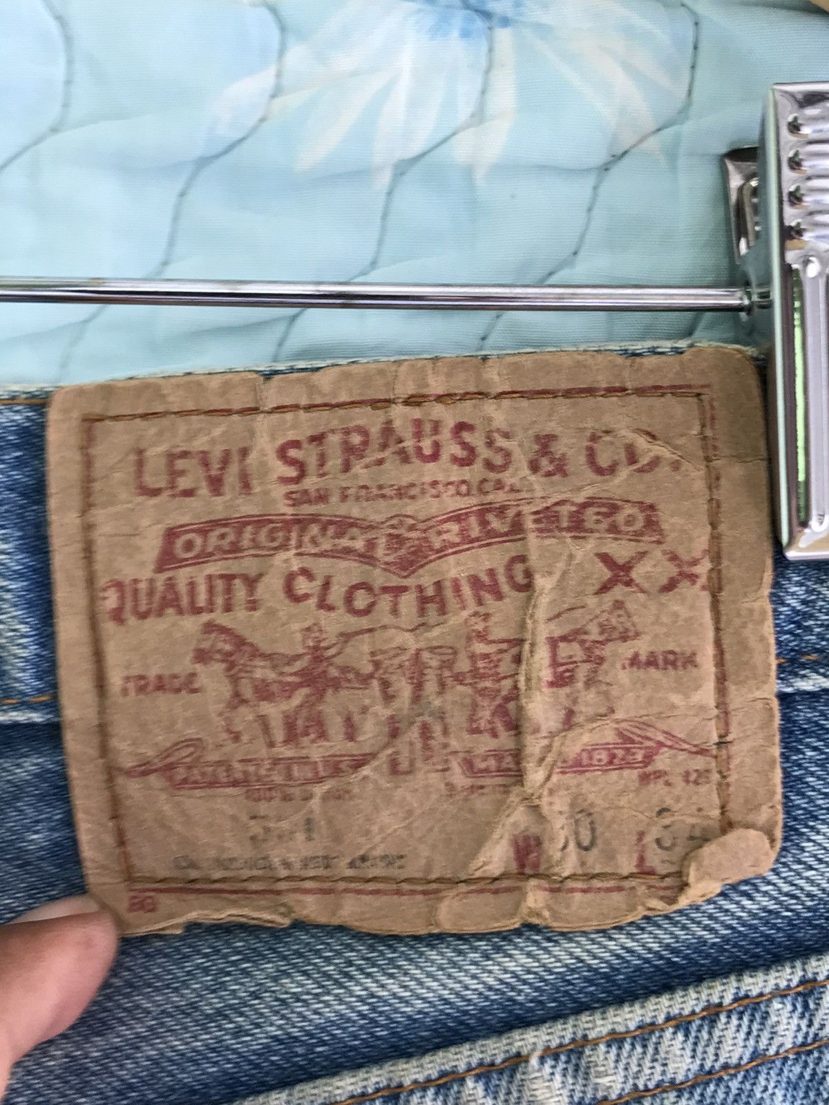 Levi's Vintage Clothing (A184). VINTAGE LEVIS DISTRESSED DENIM Size US 29 - 17 Thumbnail