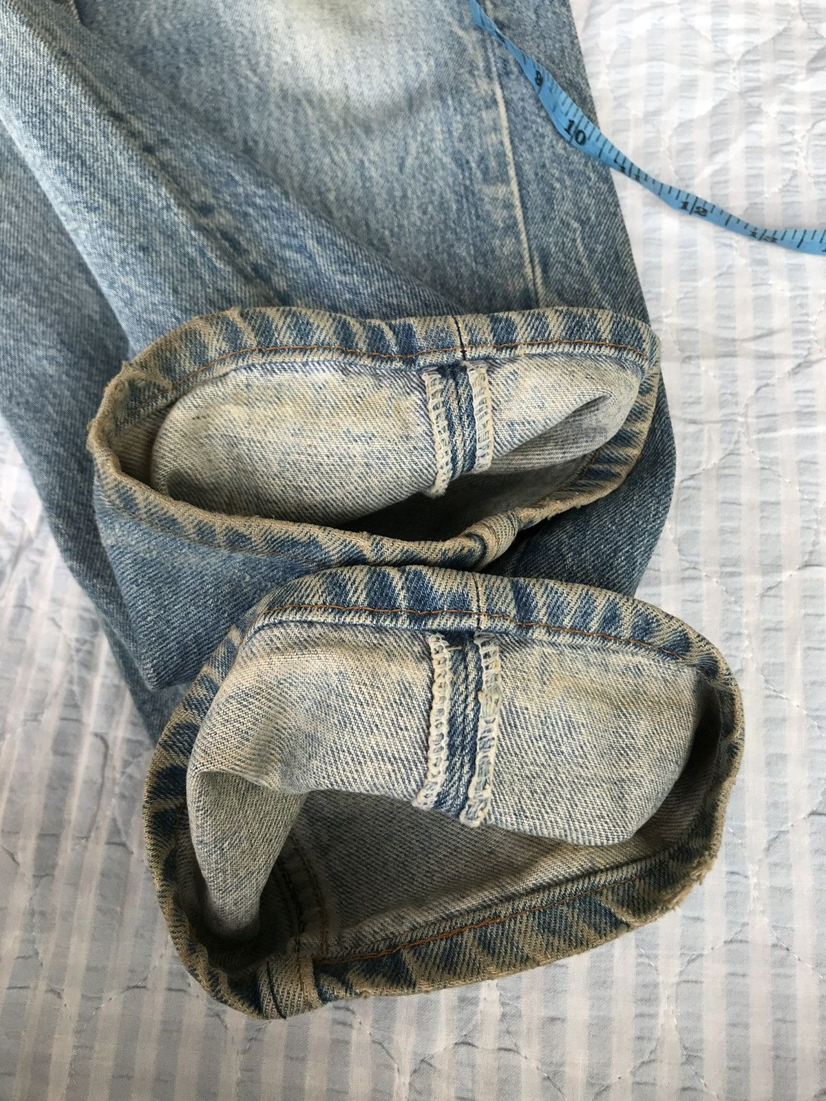 Levi's Vintage Clothing (A184). VINTAGE LEVIS DISTRESSED DENIM Size US 29 - 6 Thumbnail