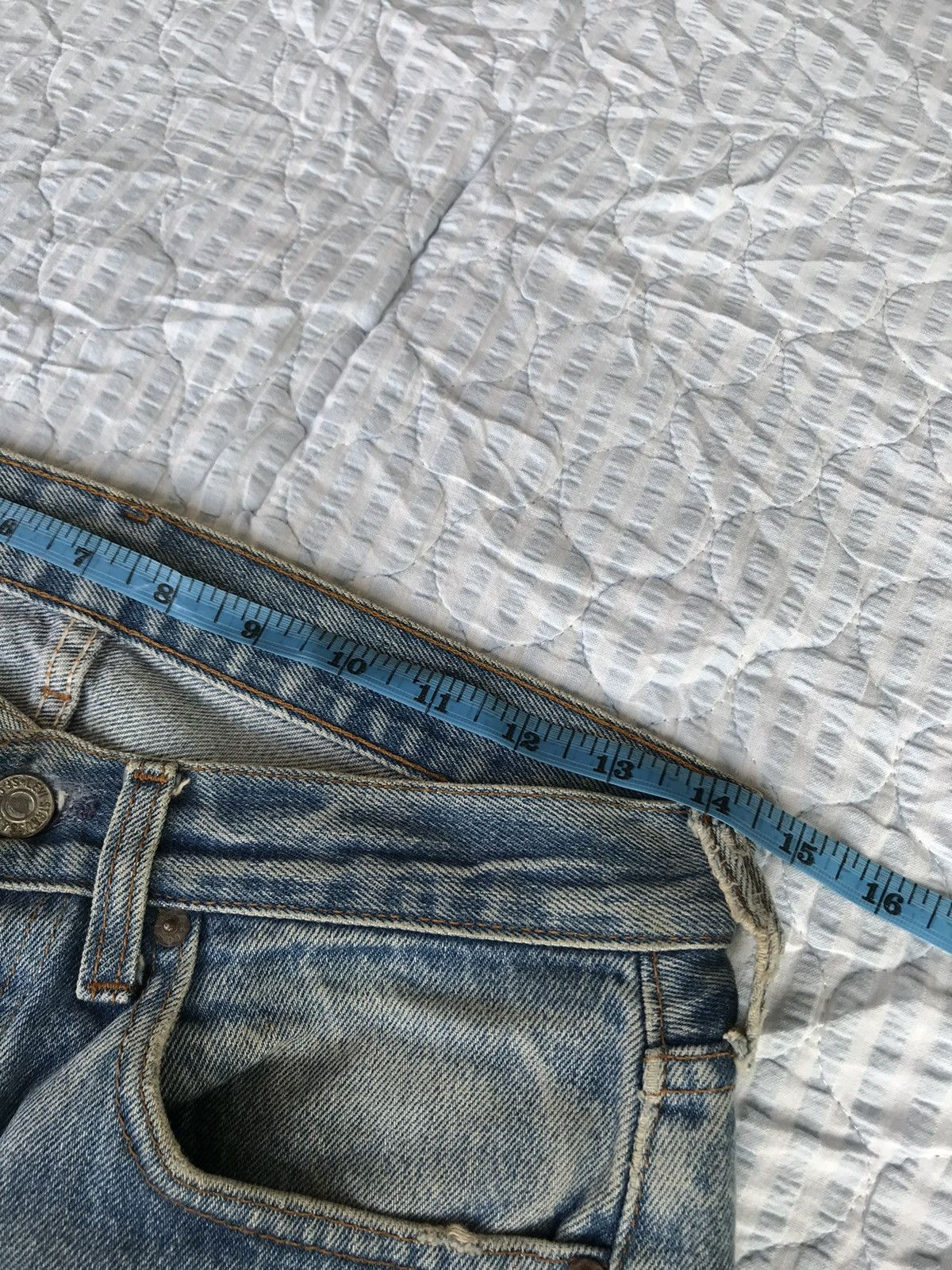 Levi's Vintage Clothing (A184). VINTAGE LEVIS DISTRESSED DENIM Size US 29 - 13 Thumbnail