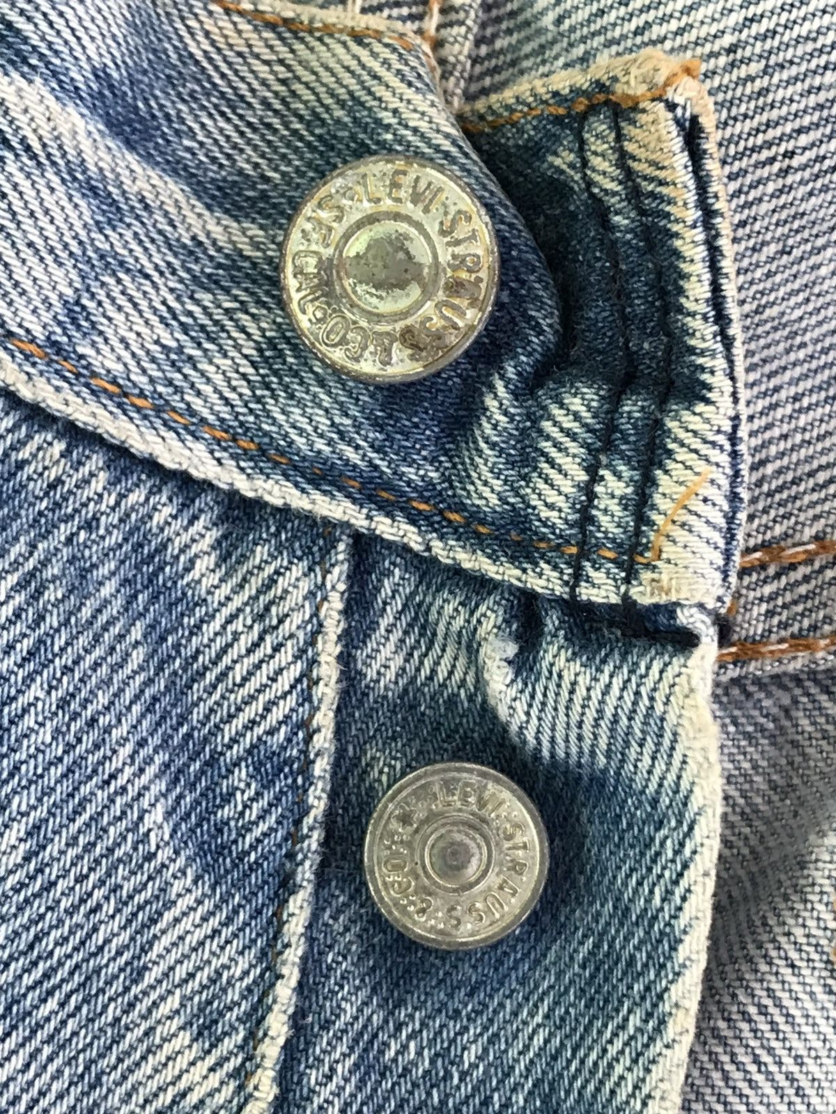 Levi's Vintage Clothing (A184). VINTAGE LEVIS DISTRESSED DENIM Size US 29 - 19 Thumbnail