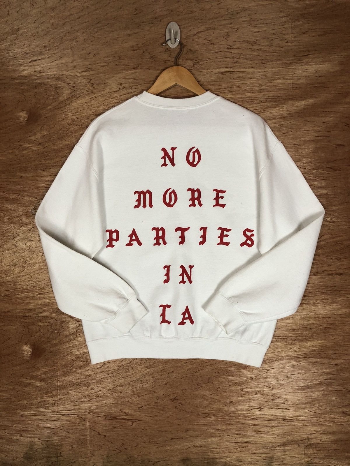 No more parties in la crewneck online