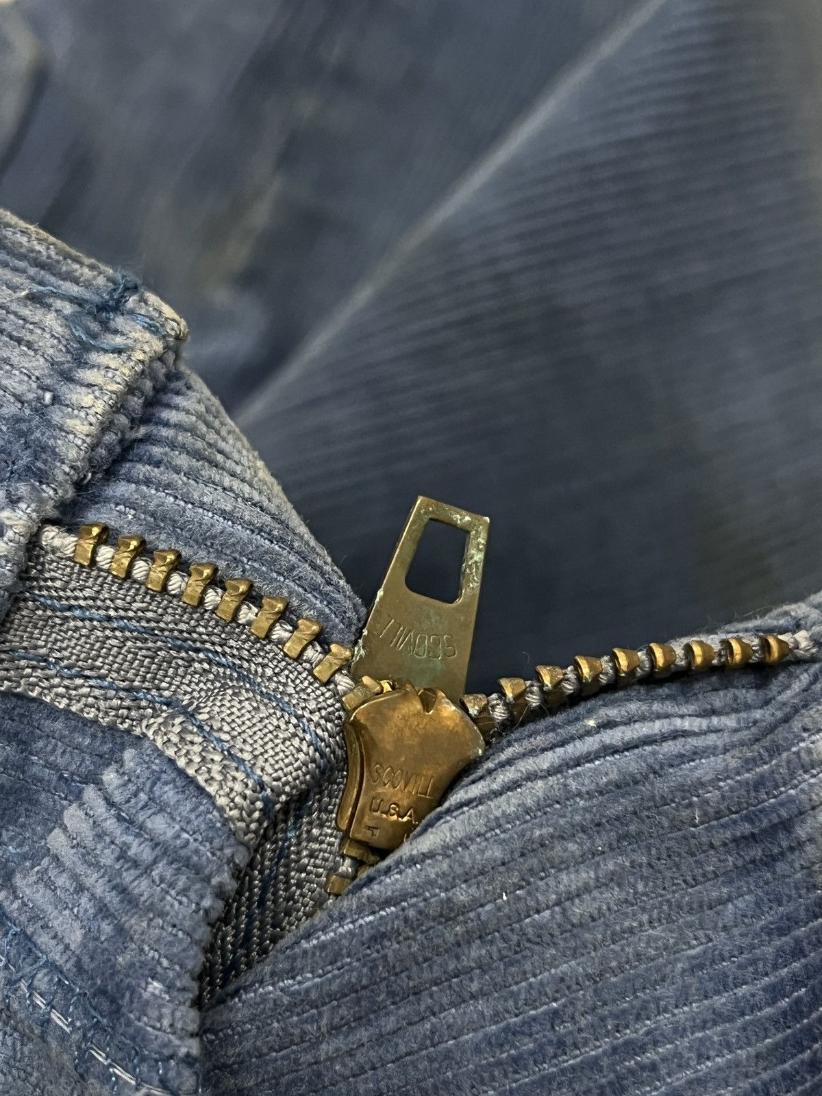 Levi's (Oo). VINTAGE LEVIS CORDUROY PANTS Size US 30 / EU 46 - 6 Thumbnail