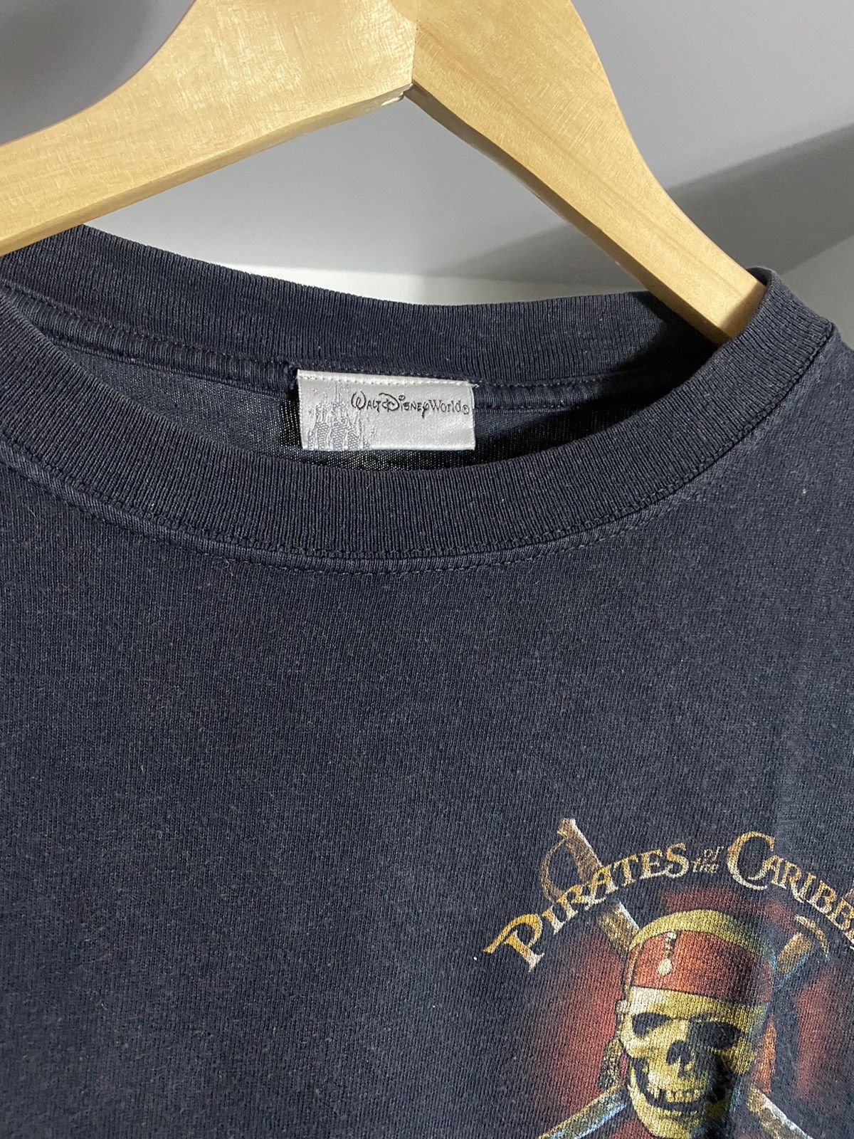 Disney × Vintage Pirates of the Caribbean Vintage Tshirt Size US M / EU 48-50 / 2 - 3 Thumbnail