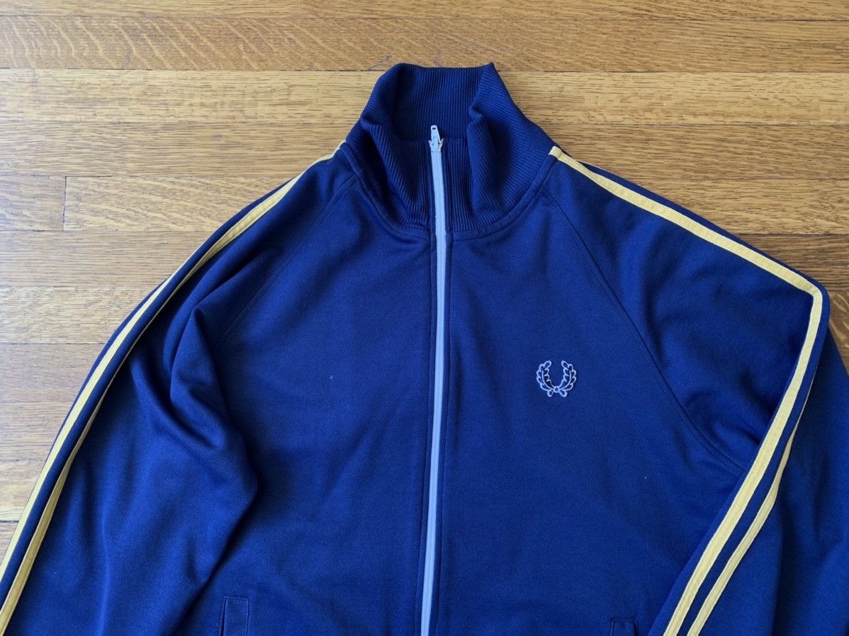 Fred Perry × Streetwear × Vintage Fred Perry Navy Track Jacket Made in Portugal Stripe Medium Size US M / EU 48-50 / 2 - 3 Thumbnail