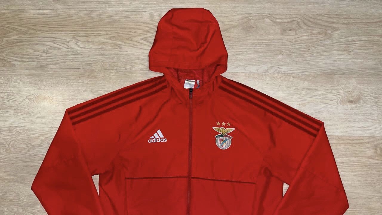Adidas BENFICA ADIDAS 2018/2019 FOOTBALL TRAINING JACKET SIZE “L” Size US L / EU 52-54 / 3 - 2 Thumbnail