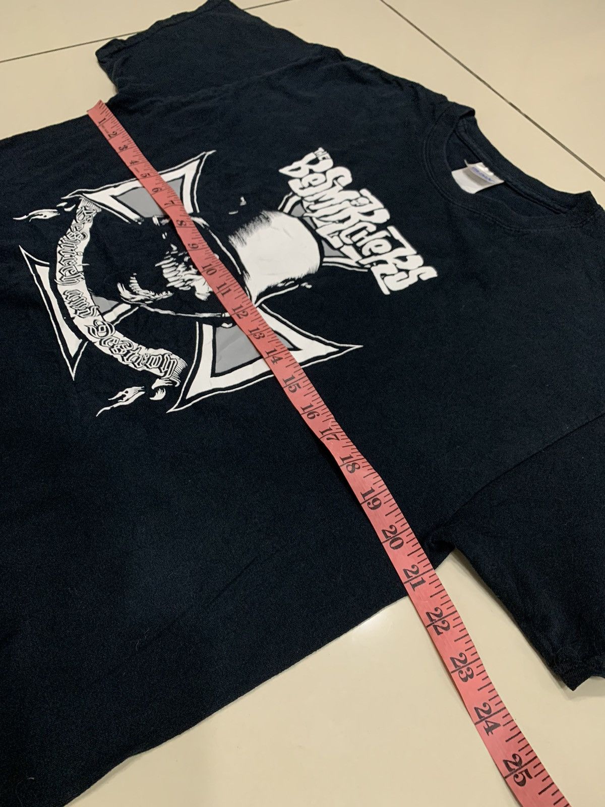 Band Tees THE BESMIRCHERS BESMIRCH AND DESTROY 2007 ALBUM SHIRT Size US L / EU 52-54 / 3 - 4 Thumbnail