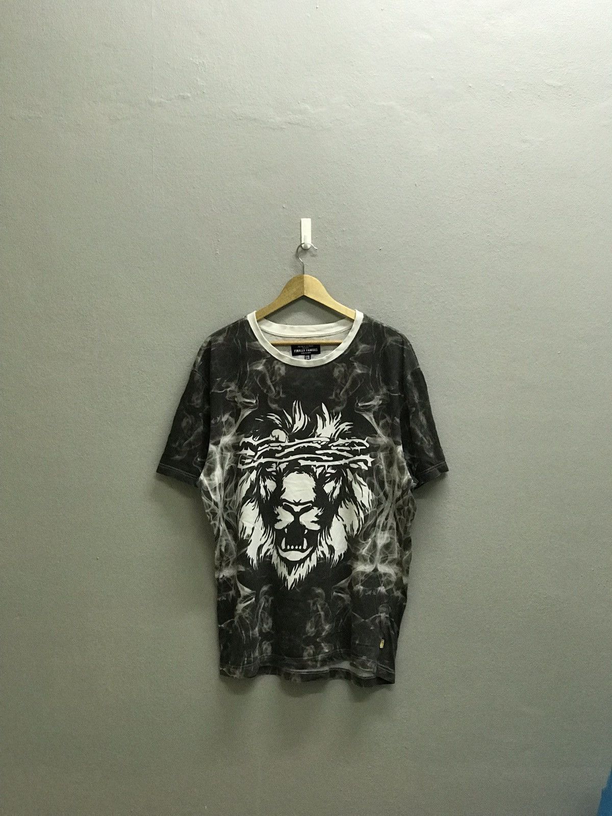 Japanese Brand Aura gold presents finaly famous Tshirt Size US XL / EU 56 / 4 - 5 Thumbnail