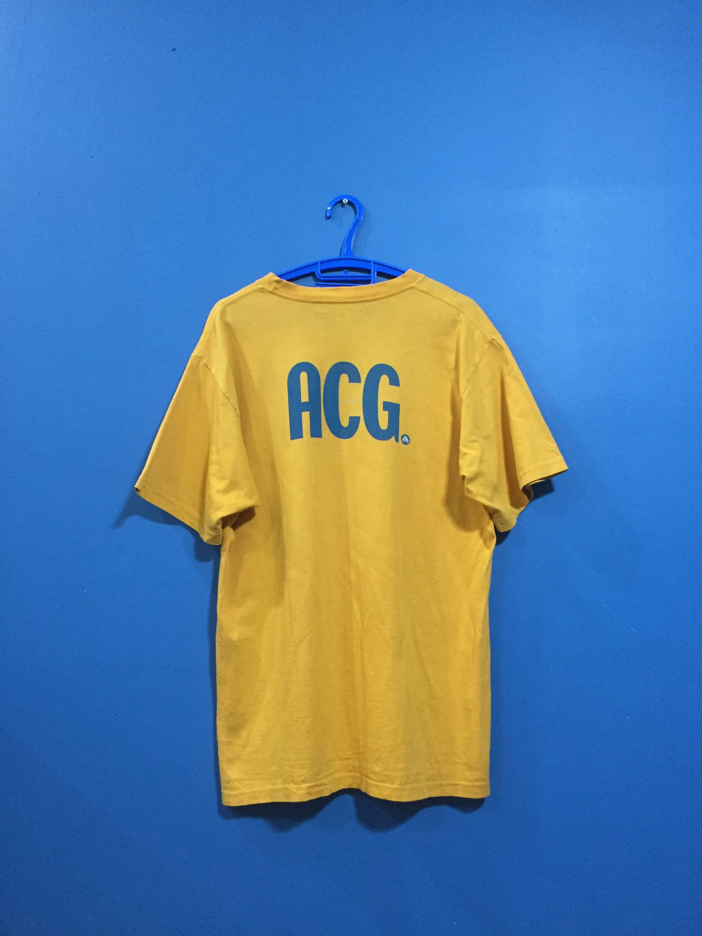 Nike ACG × Vintage Vintage nike acg eat dirt spell Out Logo Tee Shirt Size US M / EU 48-50 / 2 - 1 Thumbnail