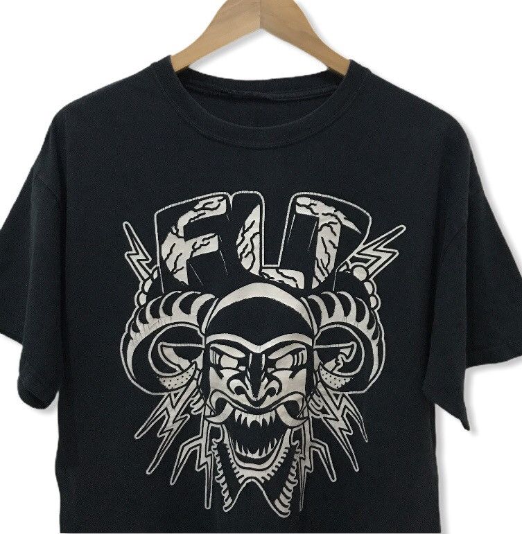 Designer Tatto art heavymetal tshirt Size US L / EU 52-54 / 3 - 9 Thumbnail