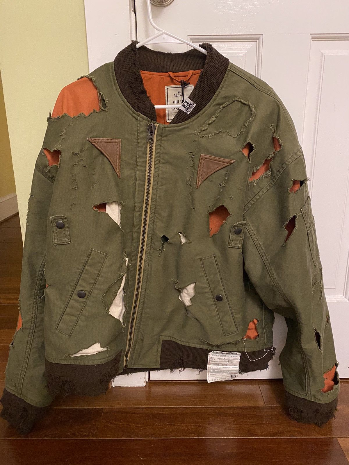 Maison MIHARA YASUHIRO Miharayasuhiro distressed broken MA-1 flight jacket Size US M / EU 48-50 / 2 - 1 Thumbnail