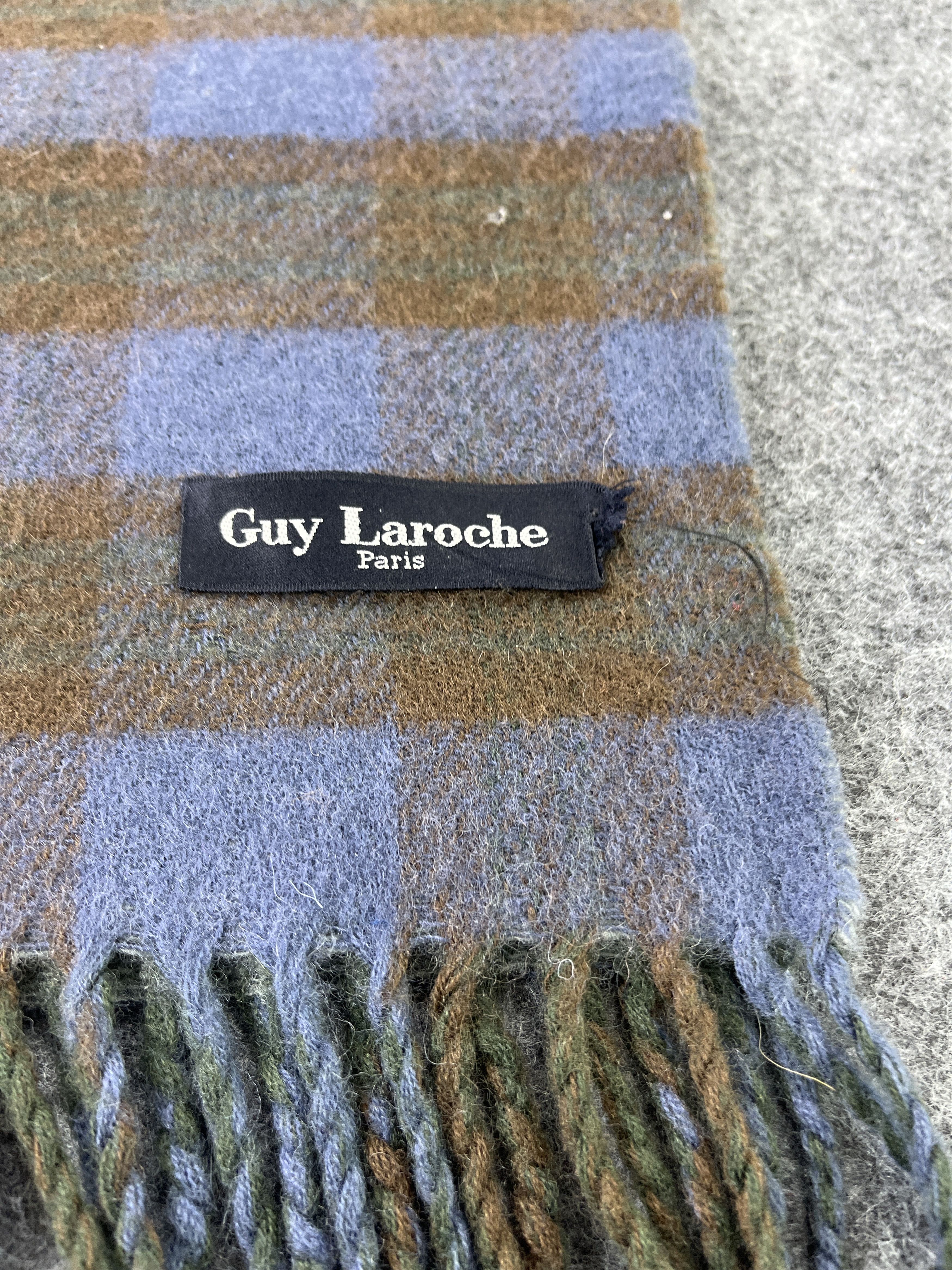 Guy Laroche Checked Scarf / Muffler / Neckwear T315