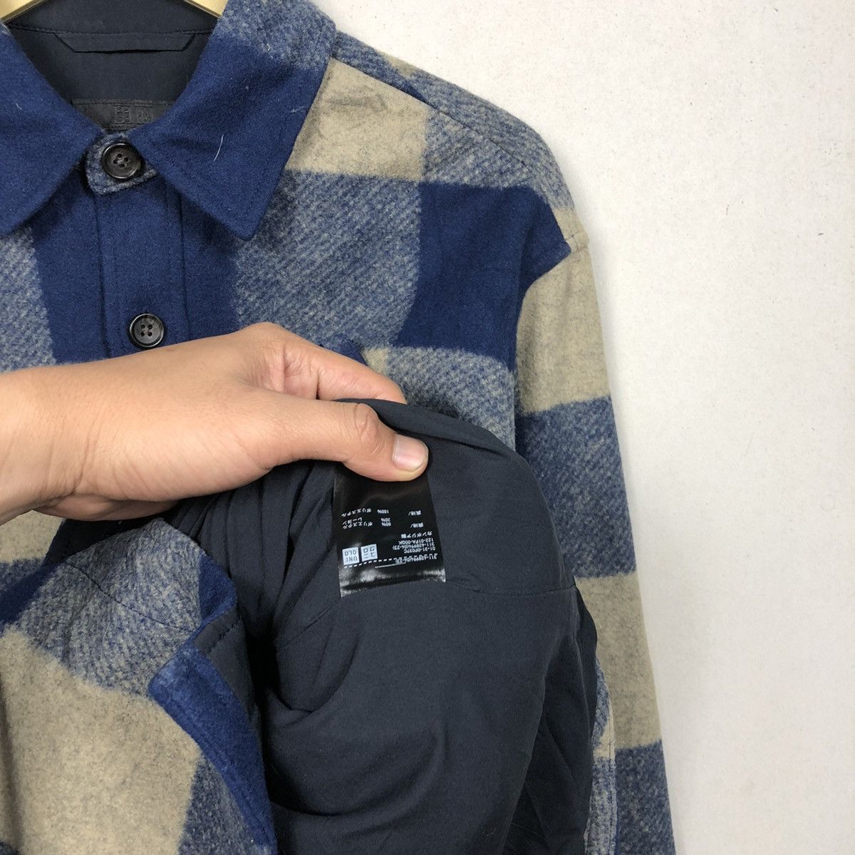 Uniqlo Luxury Vintage Uniqlo Wool Plaid Shirts Button Up Size US M / EU 48-50 / 2 - 6 Thumbnail