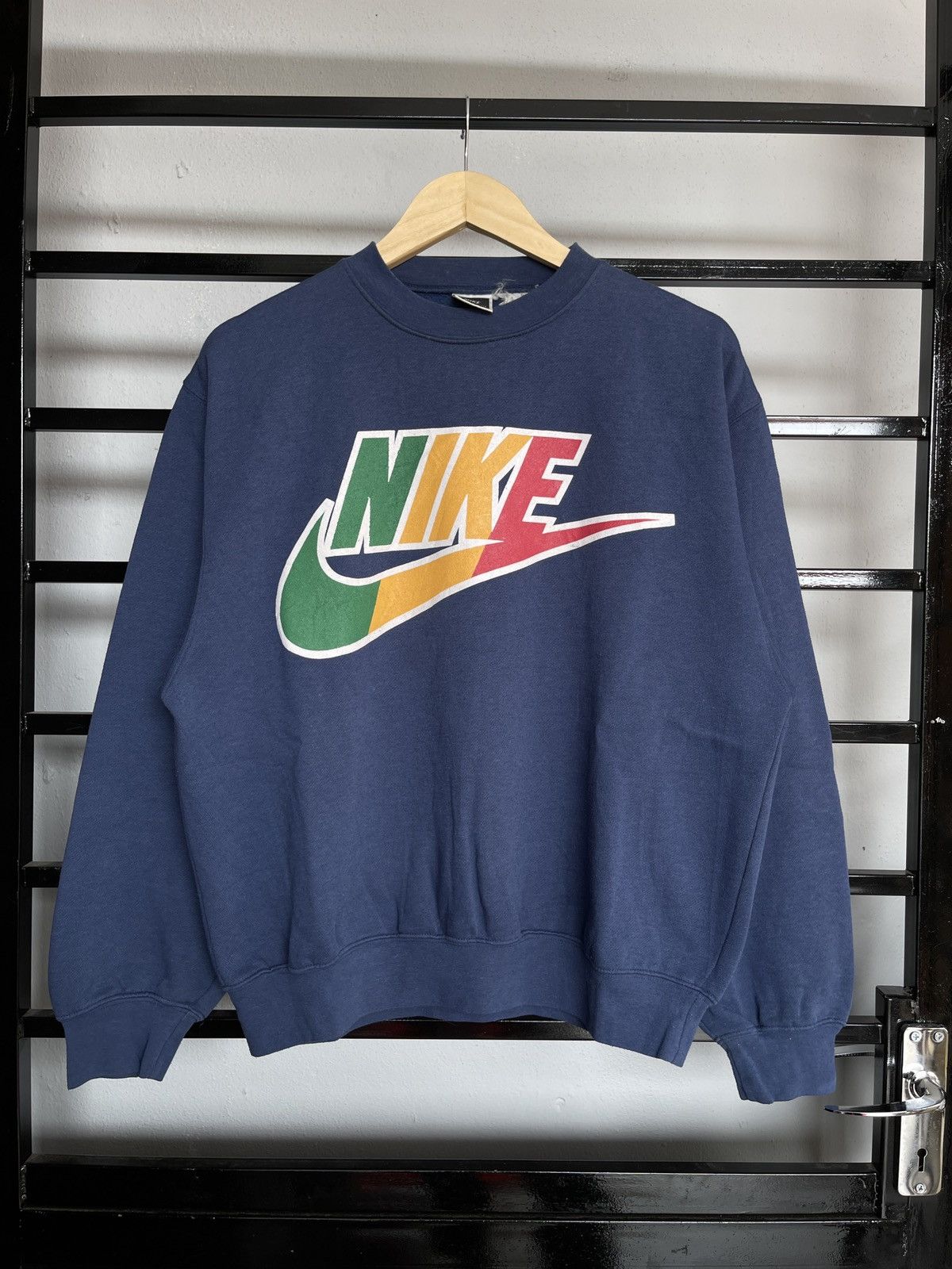 Nike Vintage Nike Rare Design Size US M / EU 48-50 / 2 - 1 Thumbnail