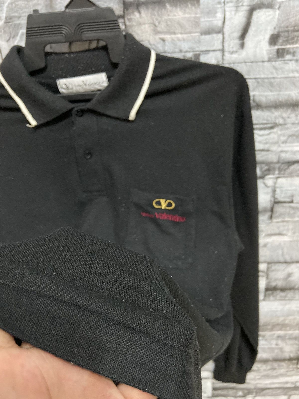 Valentino Vintage Victory Valentino polo tee embroidered size L Size US L / EU 52-54 / 3 - 5 Thumbnail