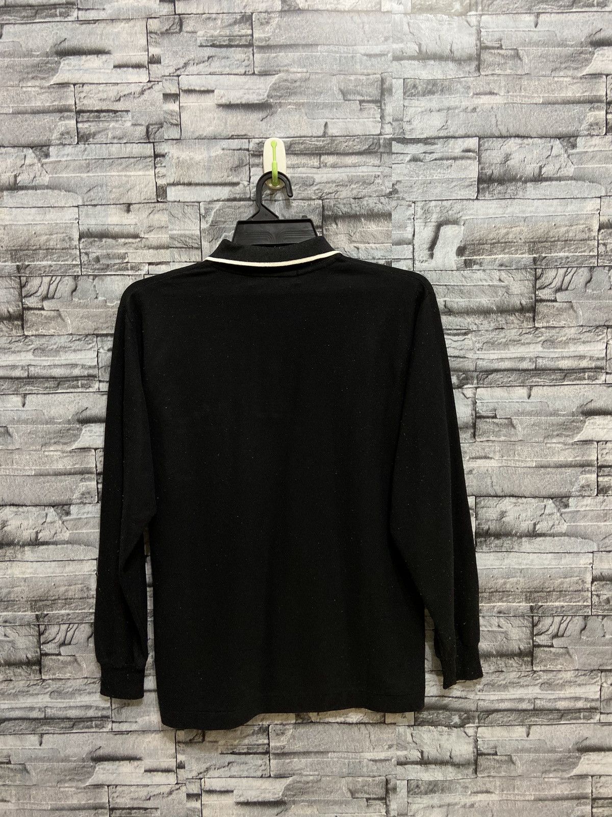Valentino Vintage Victory Valentino polo tee embroidered size L Size US L / EU 52-54 / 3 - 8 Thumbnail