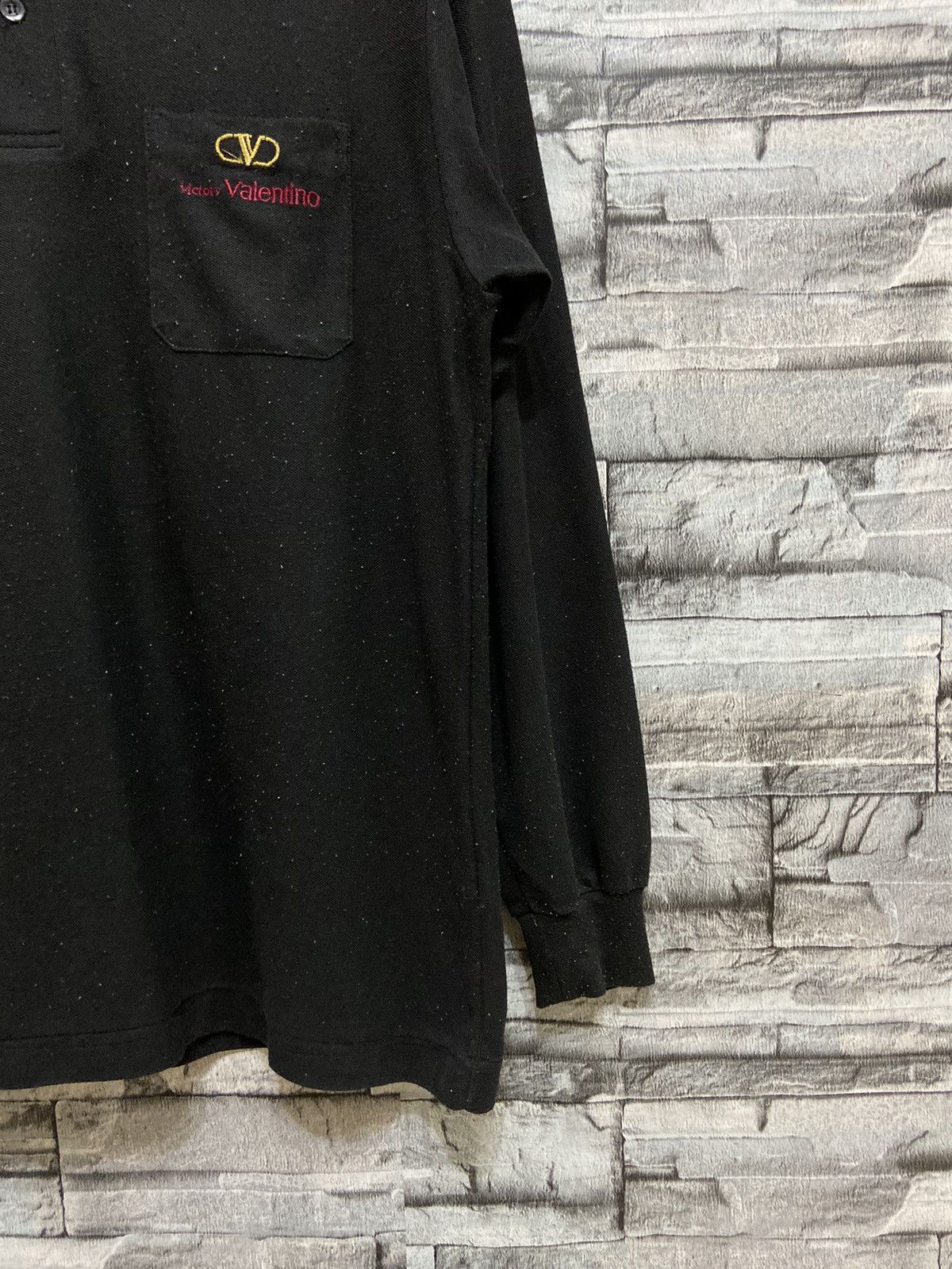 Valentino Vintage Victory Valentino polo tee embroidered size L Size US L / EU 52-54 / 3 - 7 Thumbnail