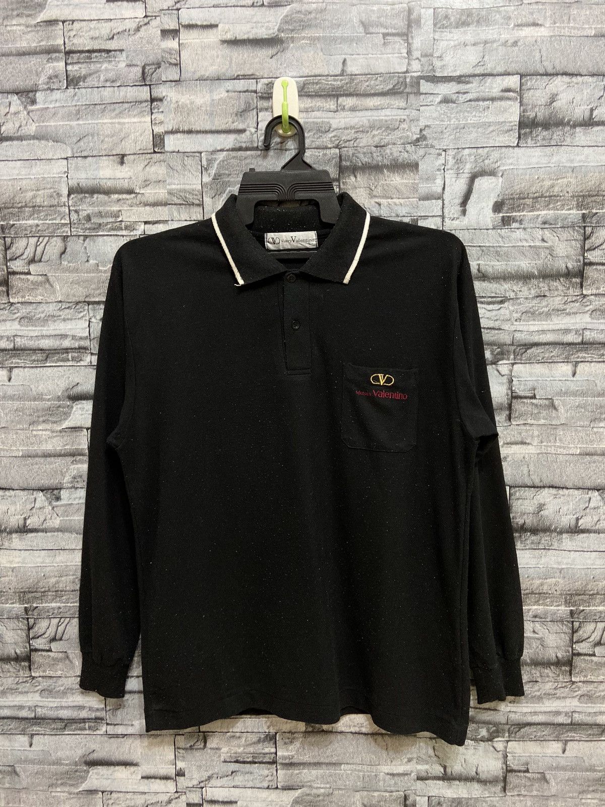 Valentino Vintage Victory Valentino polo tee embroidered size L Size US L / EU 52-54 / 3 - 2 Thumbnail