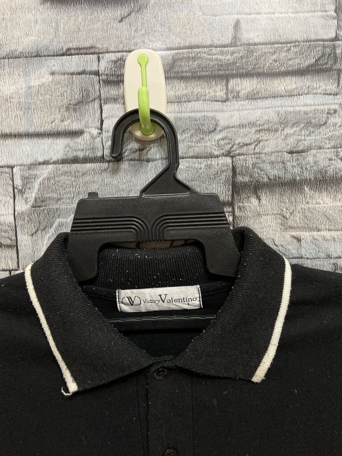 Valentino Vintage Victory Valentino polo tee embroidered size L Size US L / EU 52-54 / 3 - 4 Thumbnail