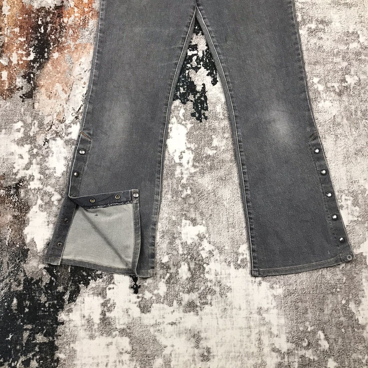 Designer × Japanese Brand × Vintage Vintage Japanese Flare Button Design Light Wash Jeans Size 31" - 4 Thumbnail