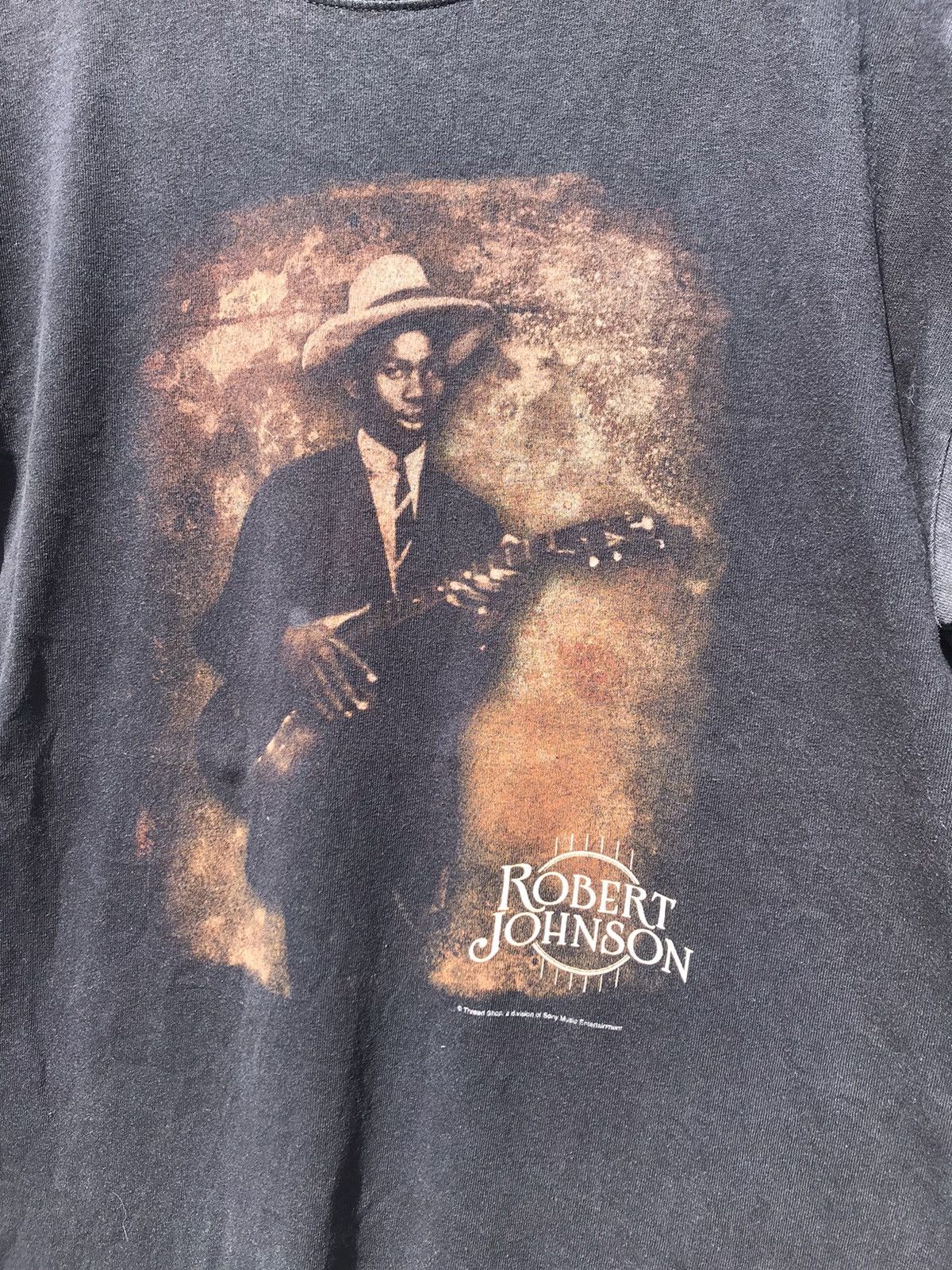 Band Tees 🔥SUN FADED🔥VINTAGE ROBERT JOHNSON TSHIRT Size US L / EU 52-54 / 3 - 4 Thumbnail