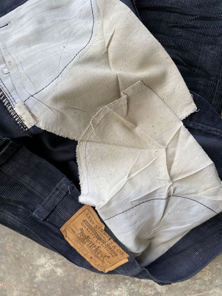 Levi's RARE🔥Vintage Black Levi's 517 Flared Jeans ZIP TALON 42 Size US 34 / EU 50 - 19 Thumbnail