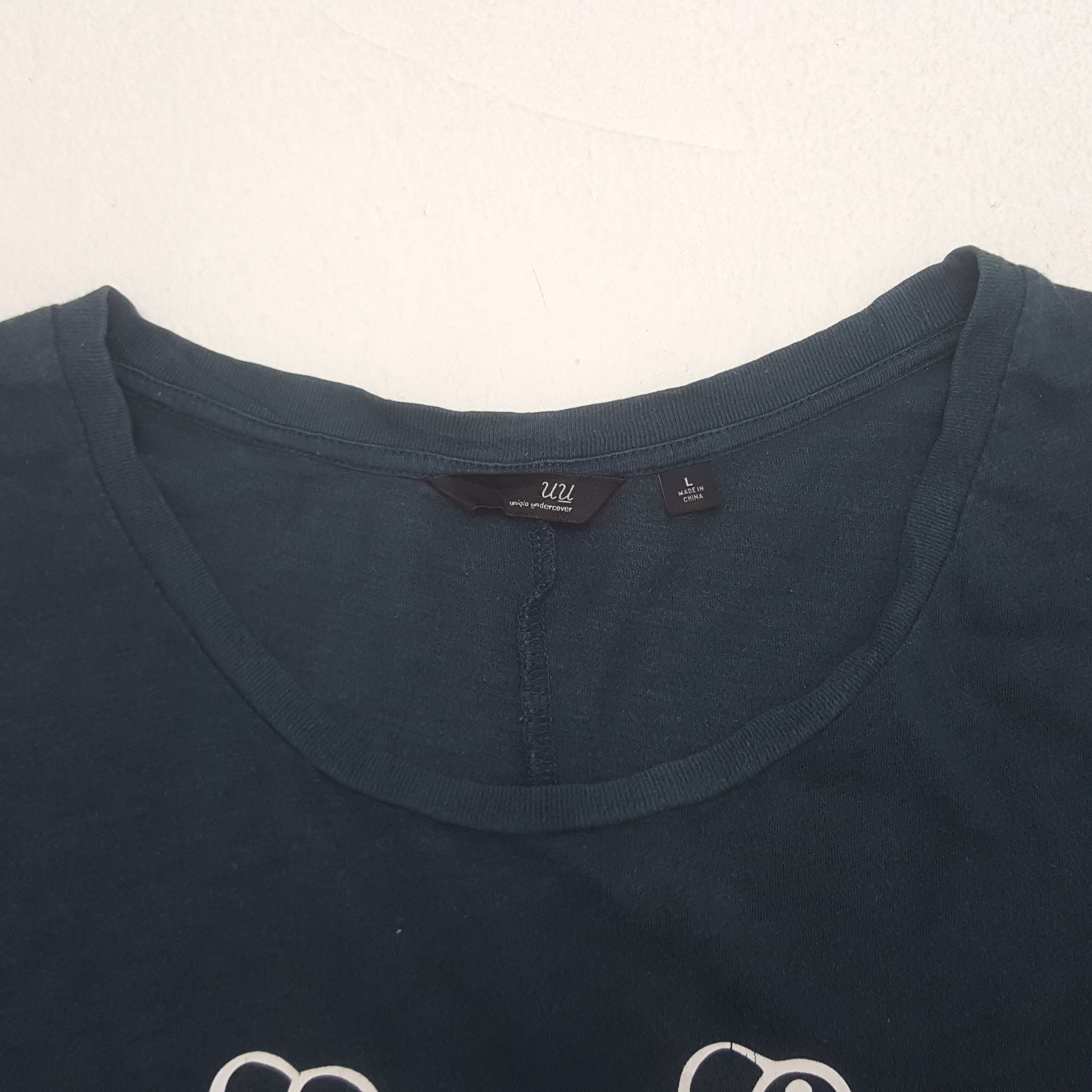 Undercover Vintage Uniqlo Undercover Japanese Brand Tshirt Size US M / EU 48-50 / 2 - 4 Thumbnail