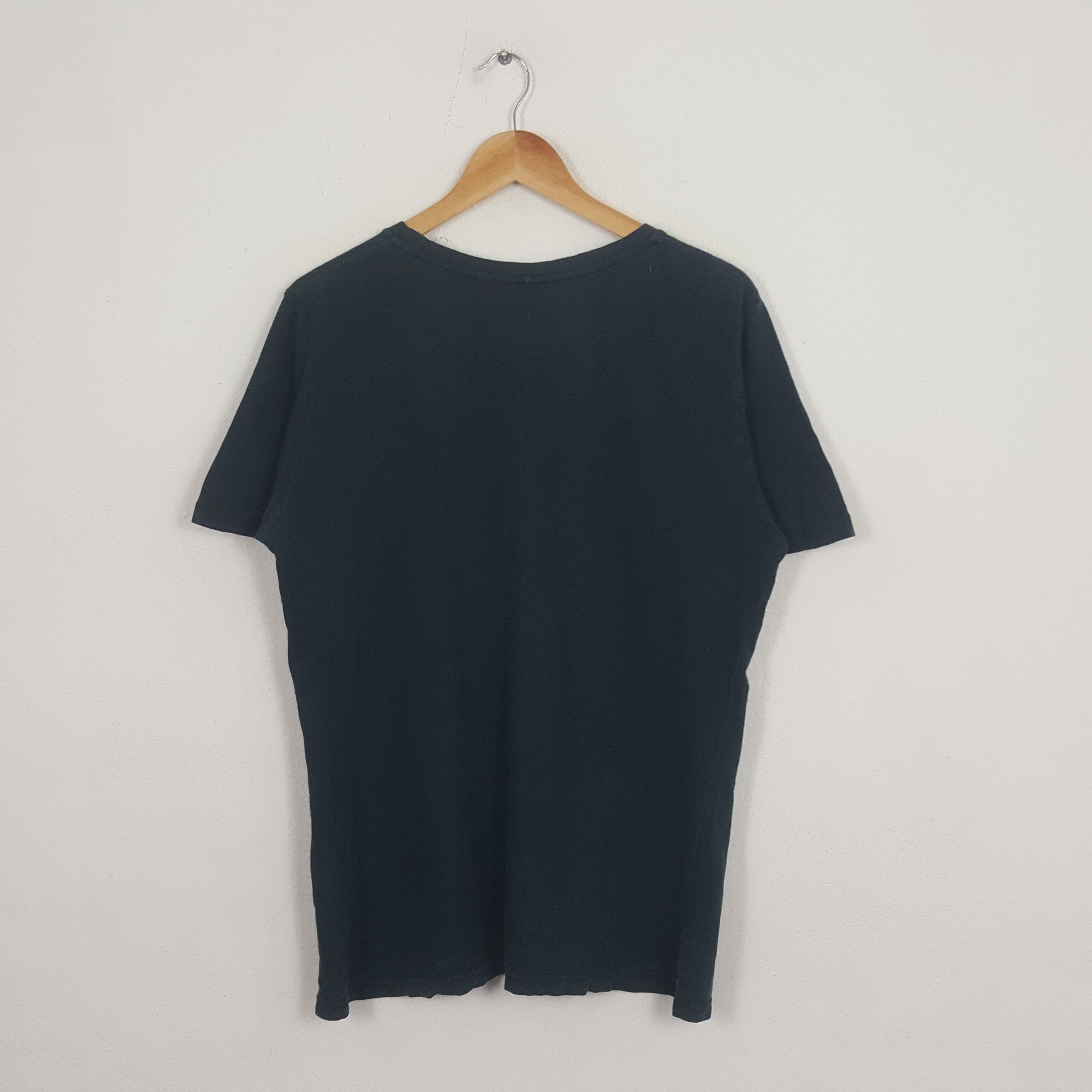 Undercover Vintage Uniqlo Undercover Japanese Brand Tshirt Size US M / EU 48-50 / 2 - 3 Thumbnail