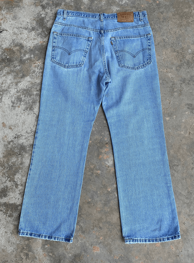 Levi's × Levi's Vintage Clothing 90s Light Blue Wash Vintage Levi's 517 Jeans 35x30Denim Size US 35 - 2 Thumbnail