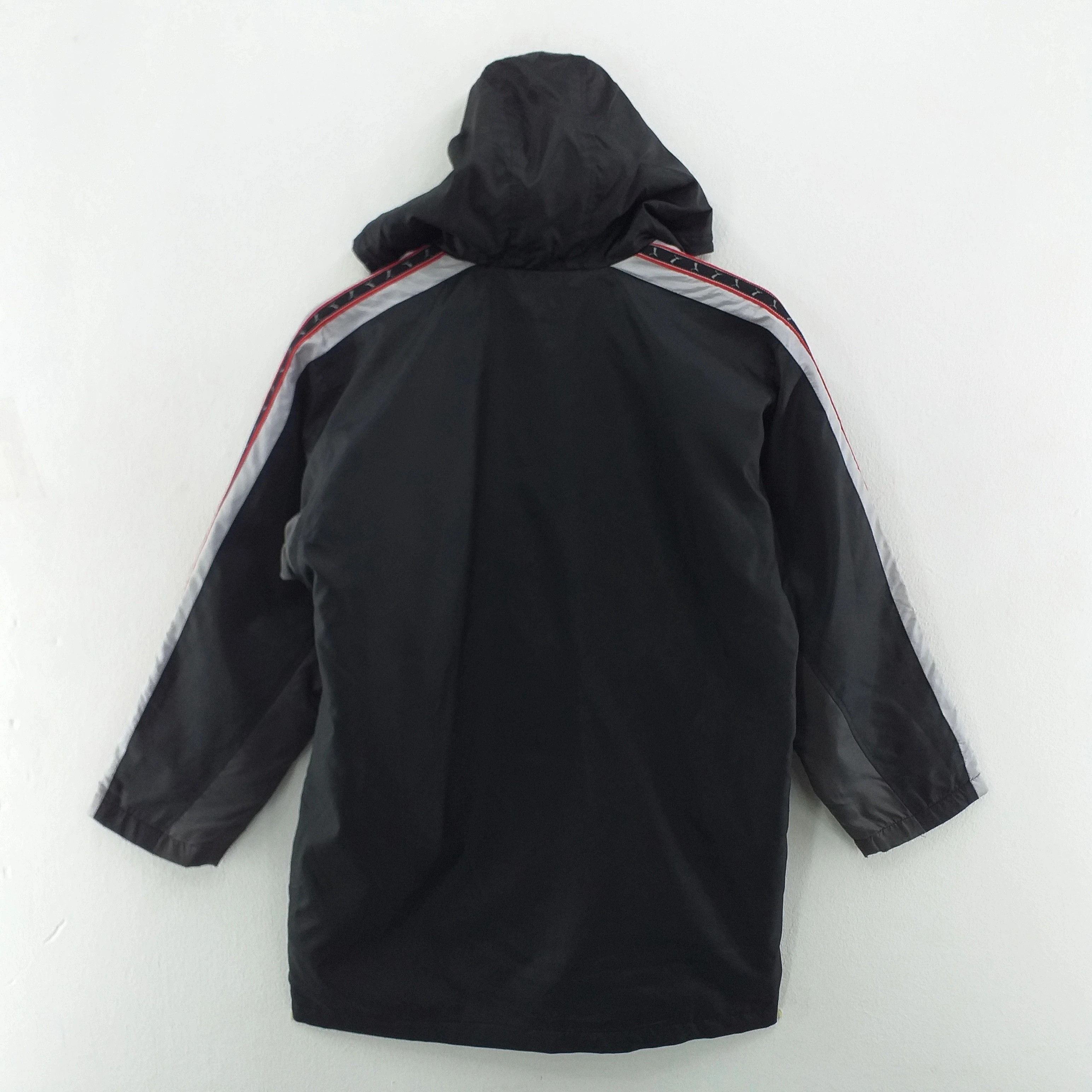 Puma Vintage Puma Windbreaker Side Tape Jacket -J032 Size US L / EU 52-54 / 3 - 4 Thumbnail