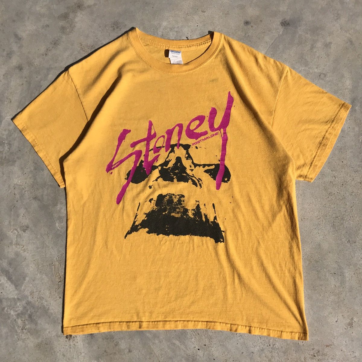 Hypebeast × Rap Tees 2000's Post Malone American Rapper : Album Stoney T-Shirt Size US L / EU 52-54 / 3 - 1 Thumbnail