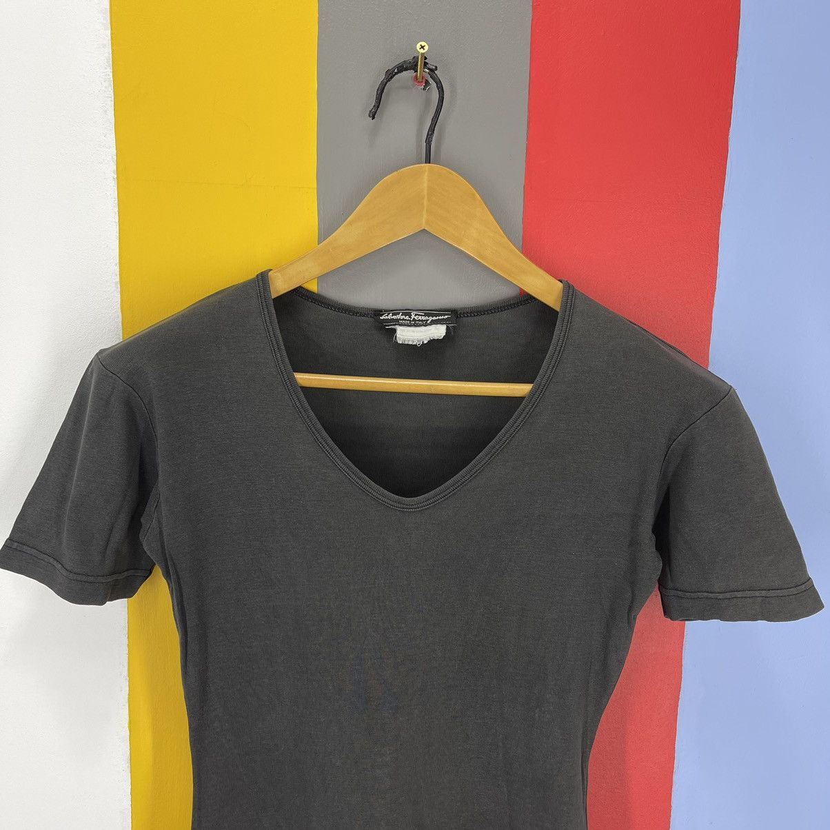 Salvatore Ferragamo 90s Vintage SALVATORE FERRAGAMO Faded T Shirt #1137/AN Size XS / US 0-2 / IT 36-38 - 2 Thumbnail