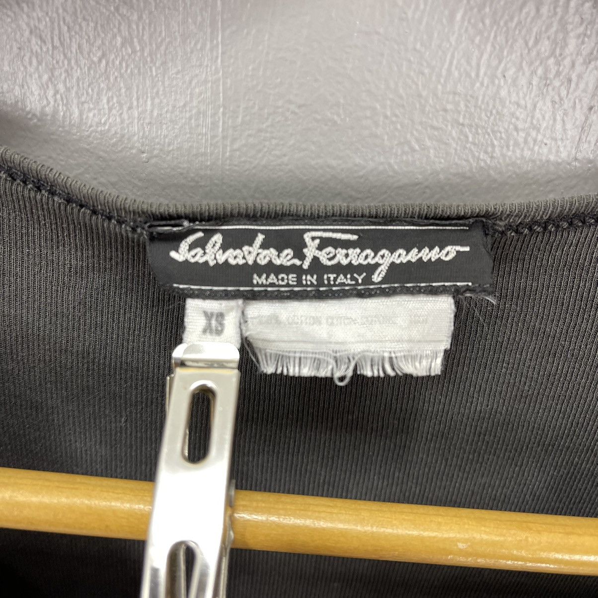 Salvatore Ferragamo 90s Vintage SALVATORE FERRAGAMO Faded T Shirt #1137/AN Size XS / US 0-2 / IT 36-38 - 5 Thumbnail