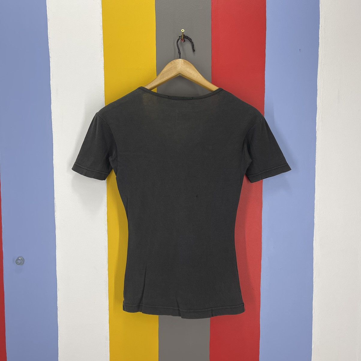 Salvatore Ferragamo 90s Vintage SALVATORE FERRAGAMO Faded T Shirt #1137/AN Size XS / US 0-2 / IT 36-38 - 6 Thumbnail