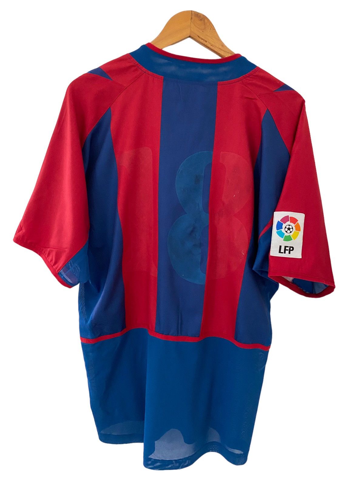 Nike Vintage nike Barcalona 2003 soccer jersey nice design Size US L / EU 52-54 / 3 - 4 Thumbnail