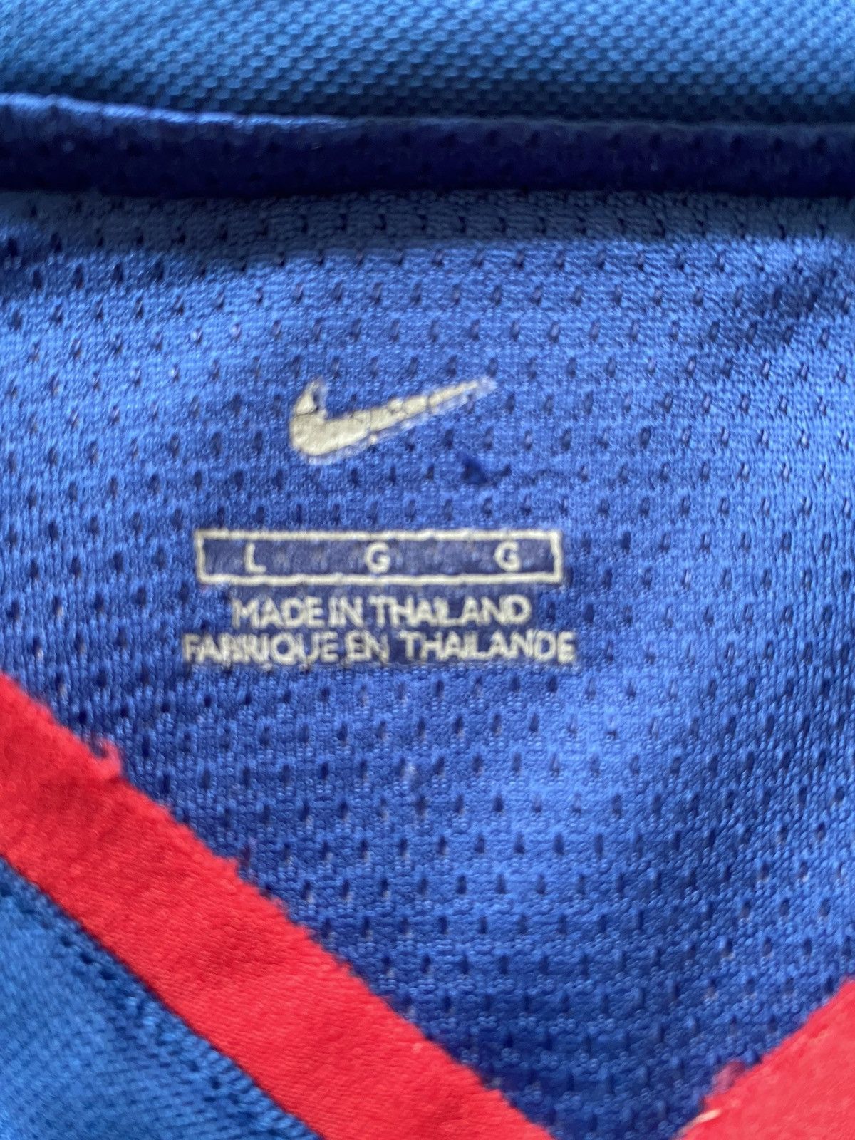 Nike Vintage nike Barcalona 2003 soccer jersey nice design Size US L / EU 52-54 / 3 - 12 Thumbnail